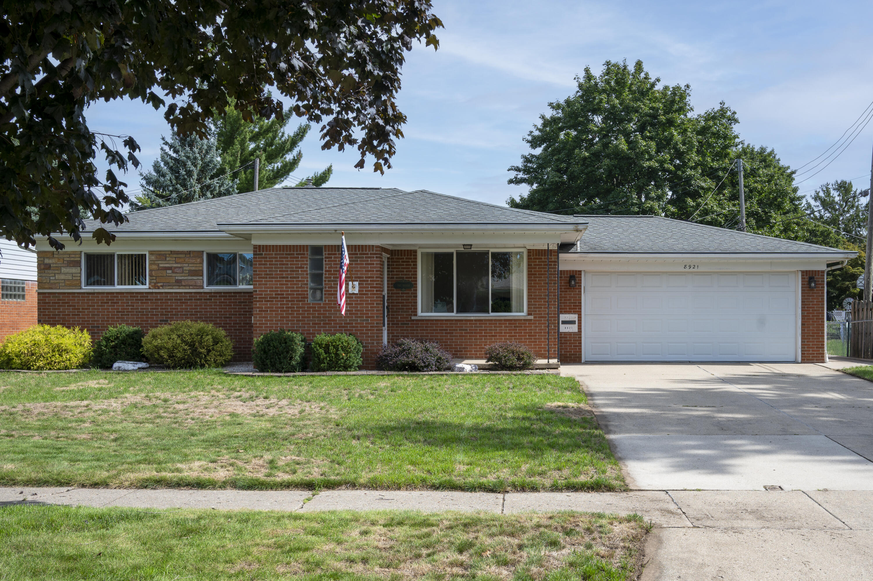 8921 Ardel Drive Property Photo 1