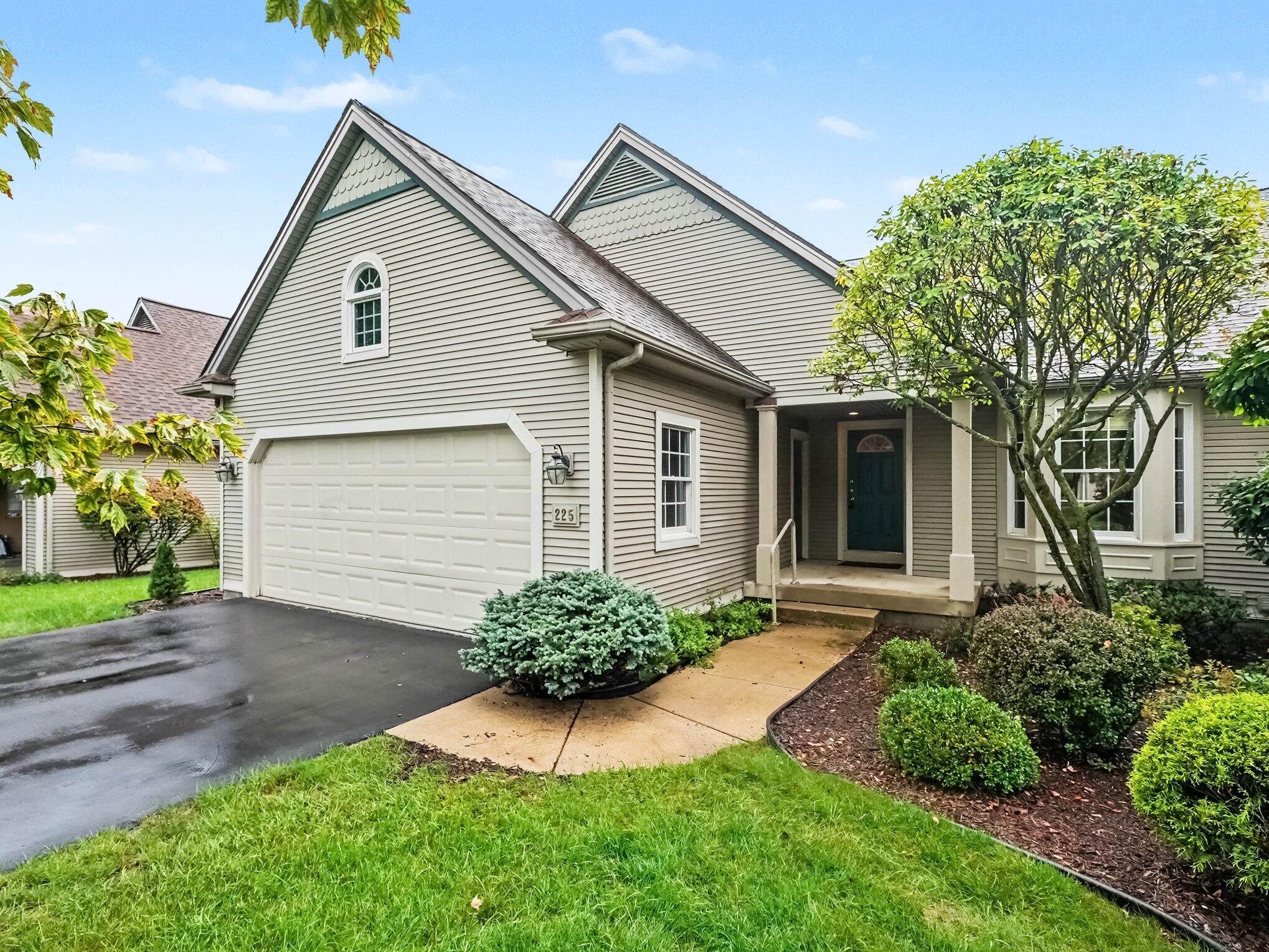 225 Pierce Lake Drive Property Photo 1