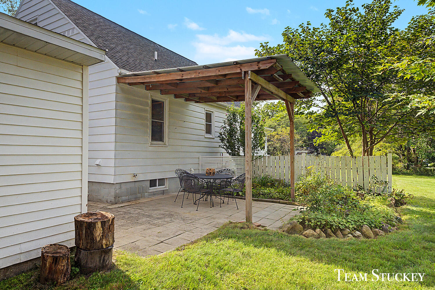 7861 Cannonsburg Road Ne Property Photo 9
