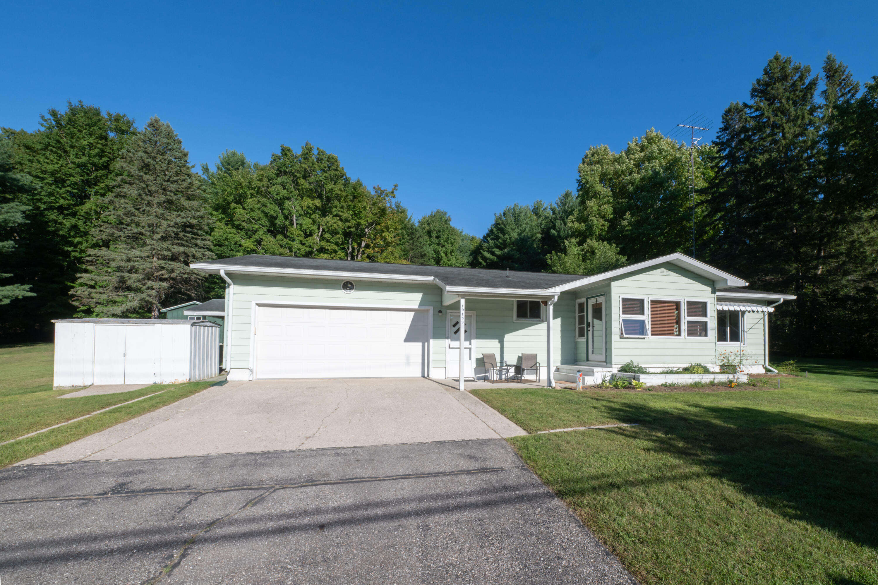 10159 S East Torch Lake Drive Property Photo 1