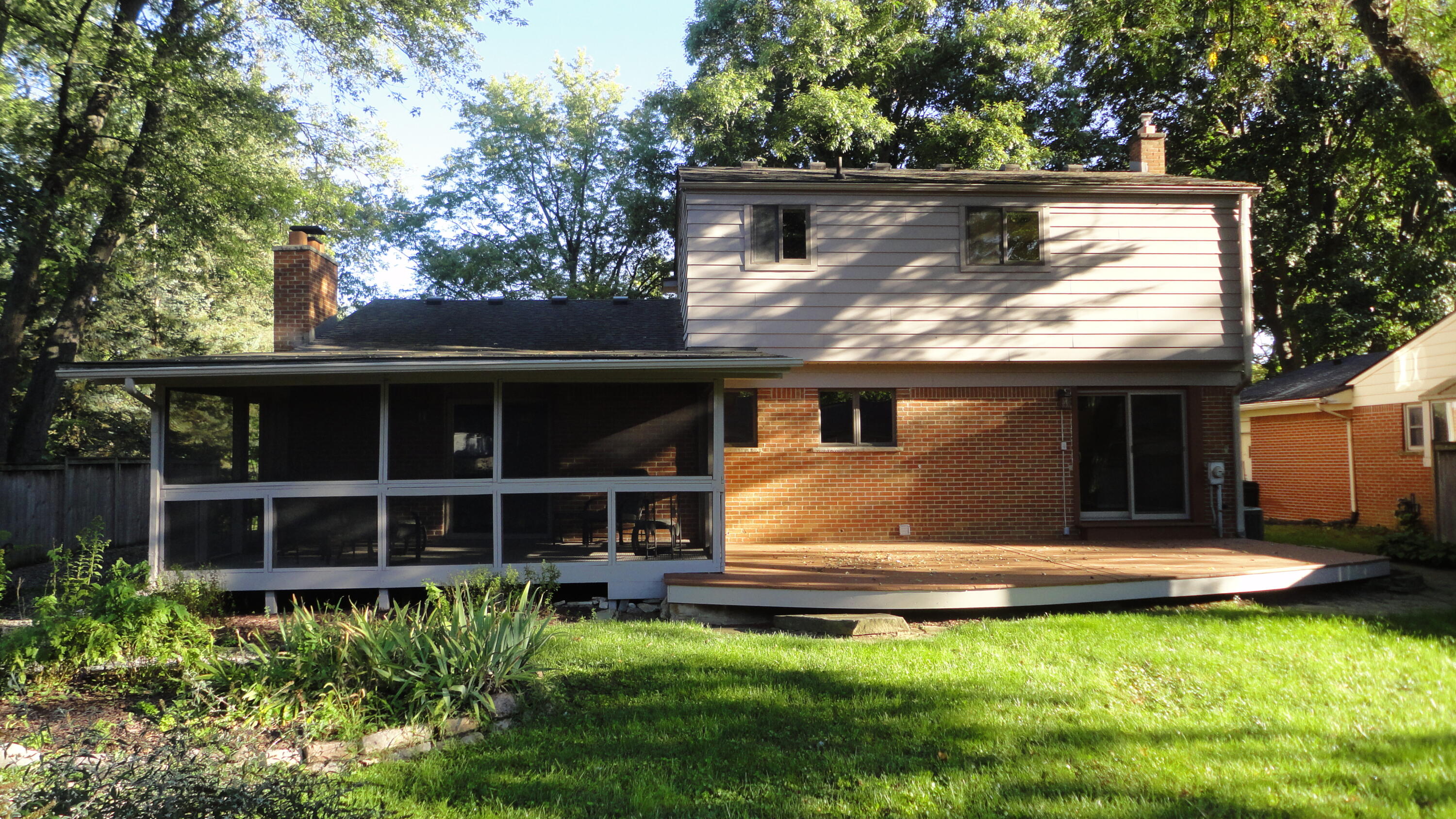 674 Canterbury Drive Property Photo 3