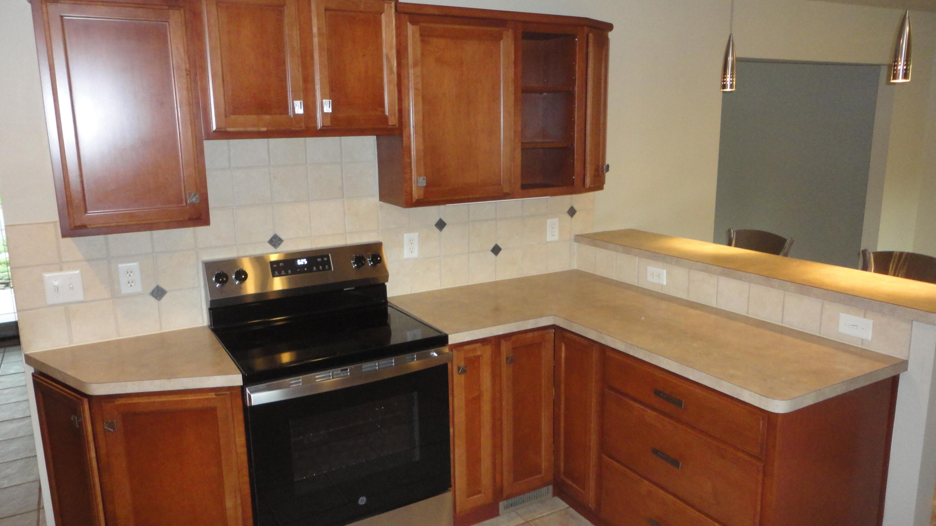 674 Canterbury Drive Property Photo 20