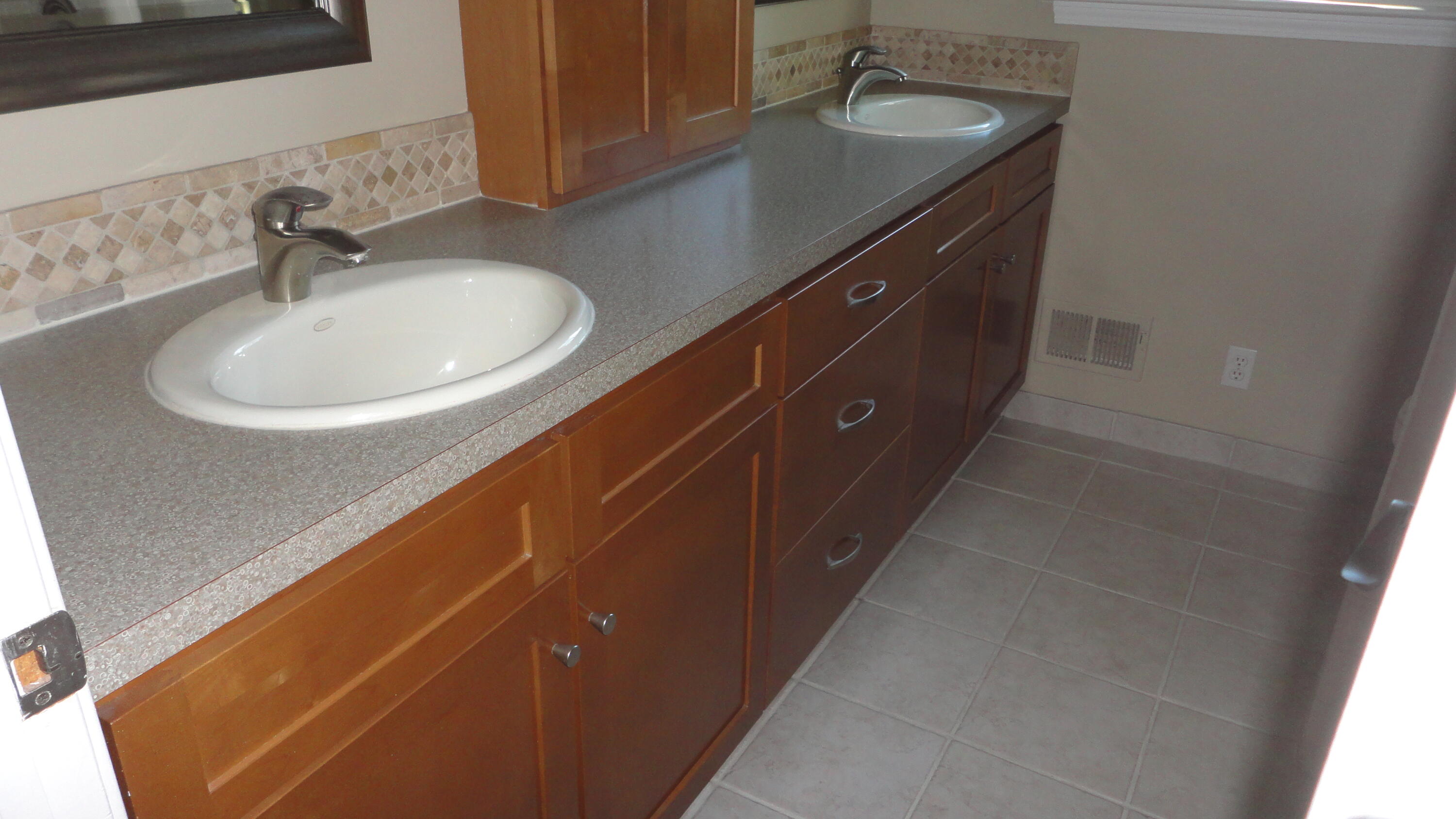674 Canterbury Drive Property Photo 30
