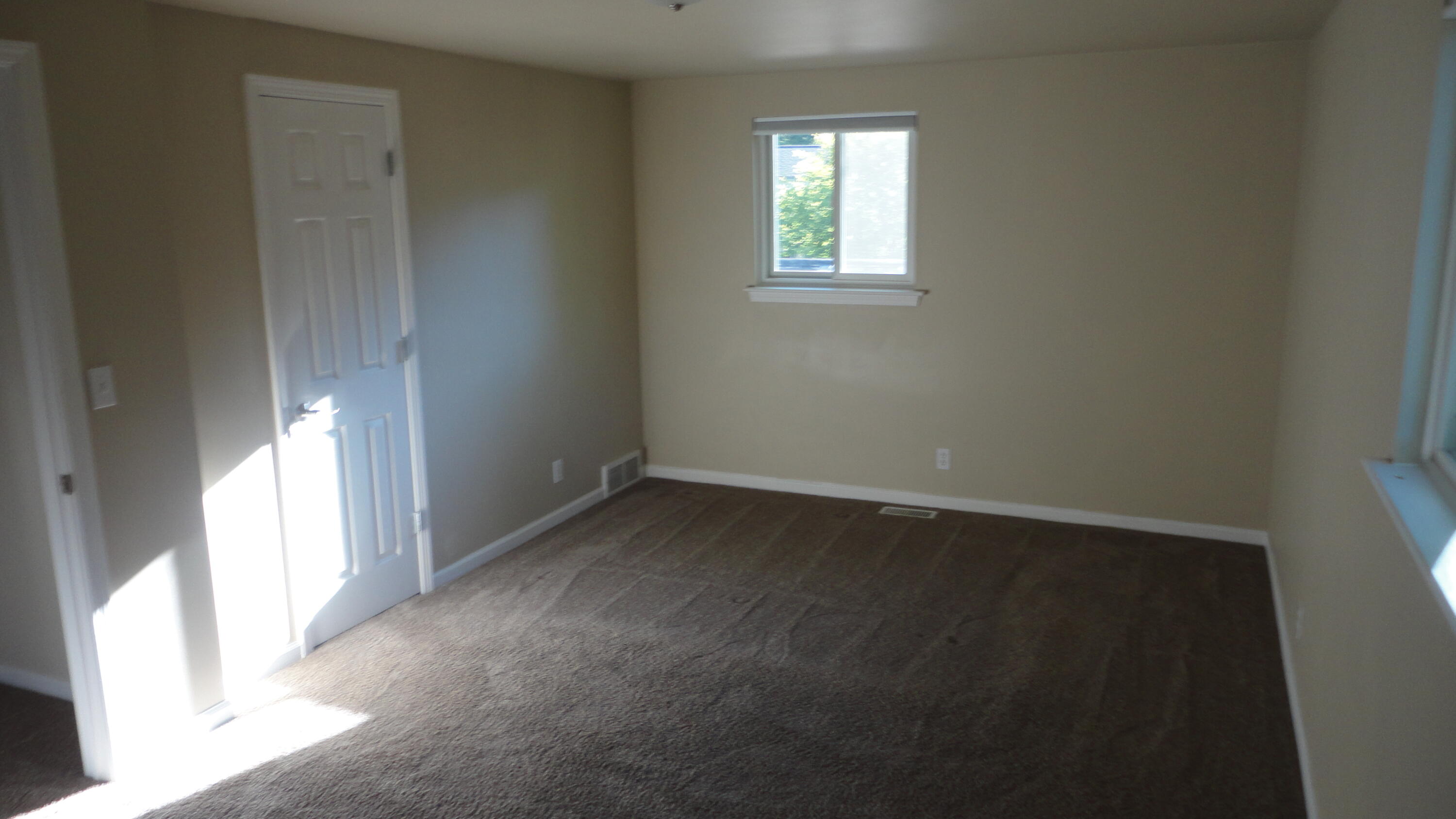674 Canterbury Drive Property Photo 35
