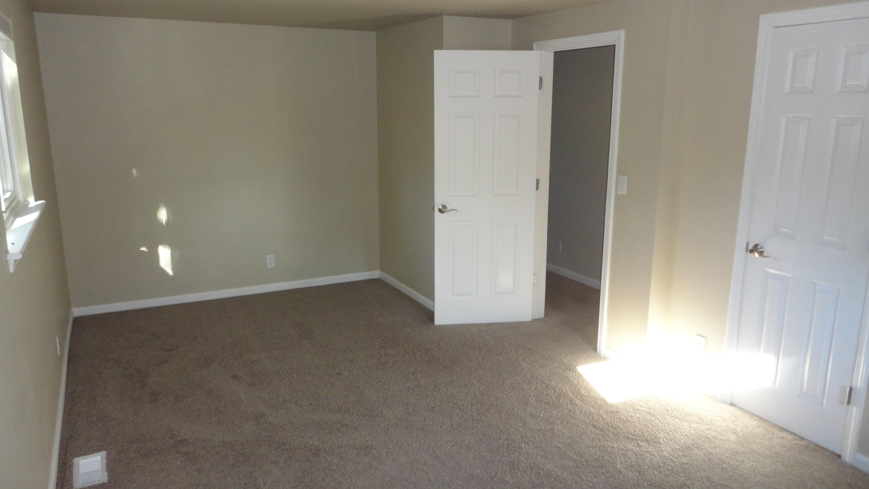 674 Canterbury Drive Property Photo 36