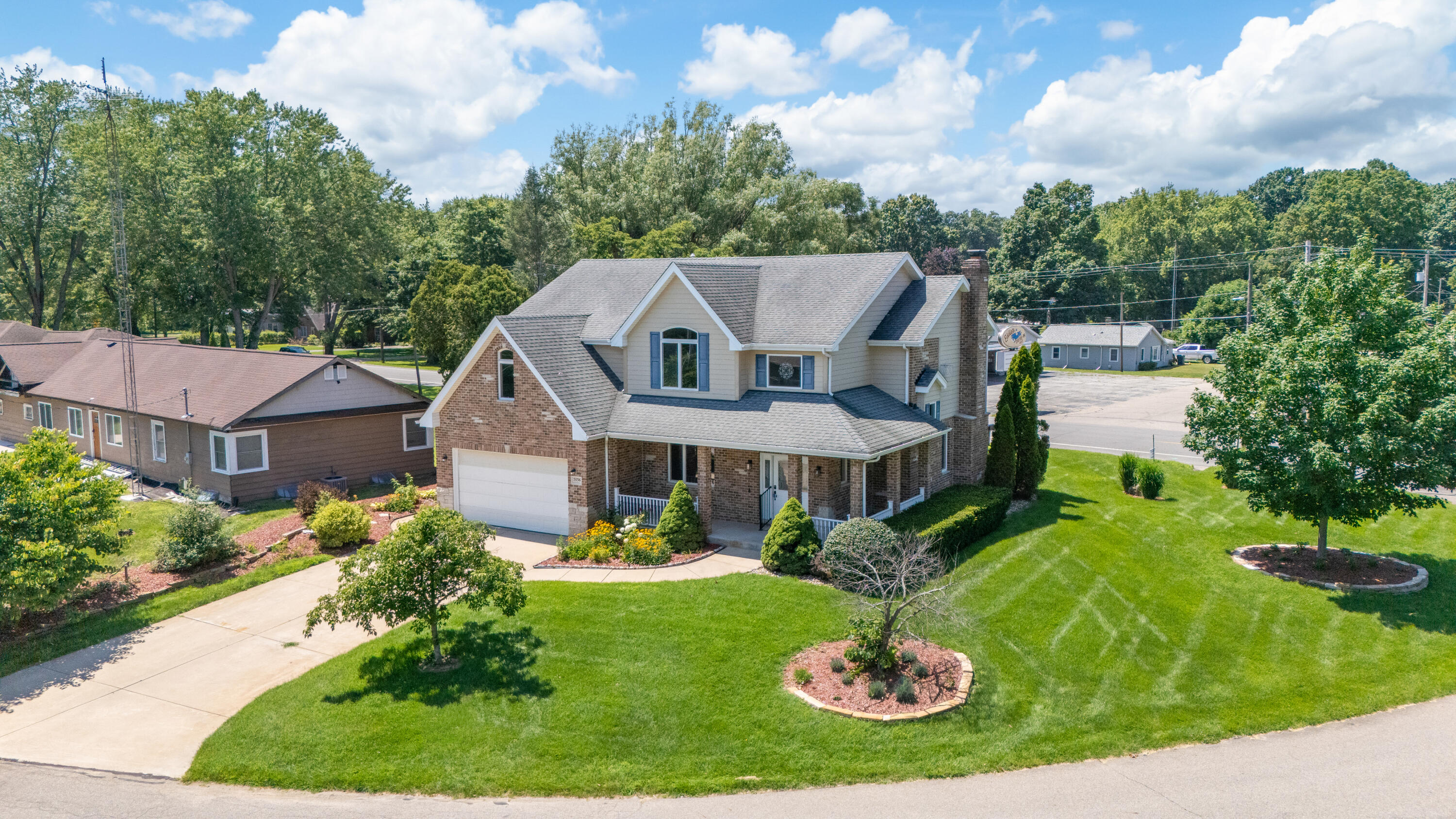 5036 Shoreview Drive Property Photo 2