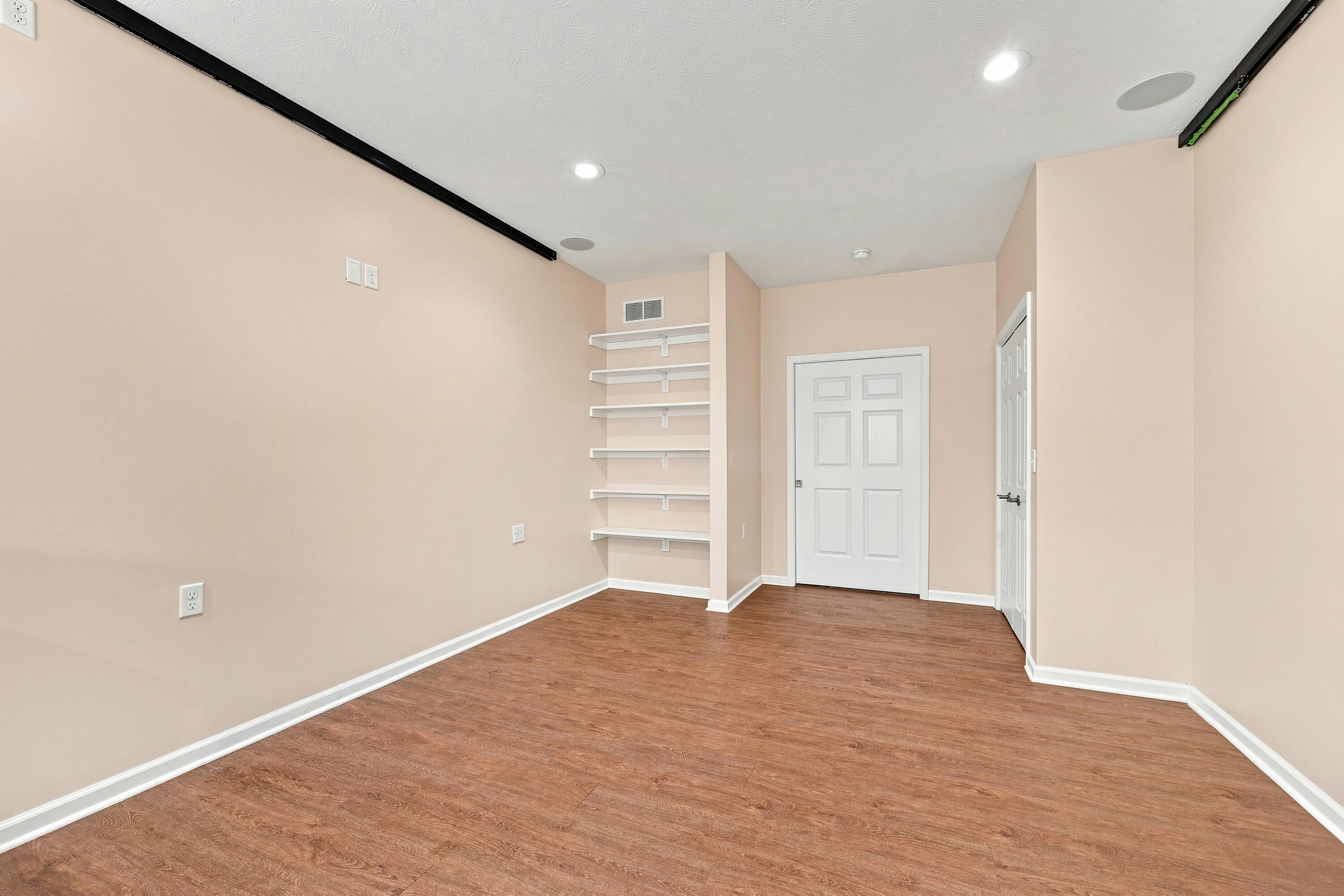157 Silverbrook Avenue Property Photo 13