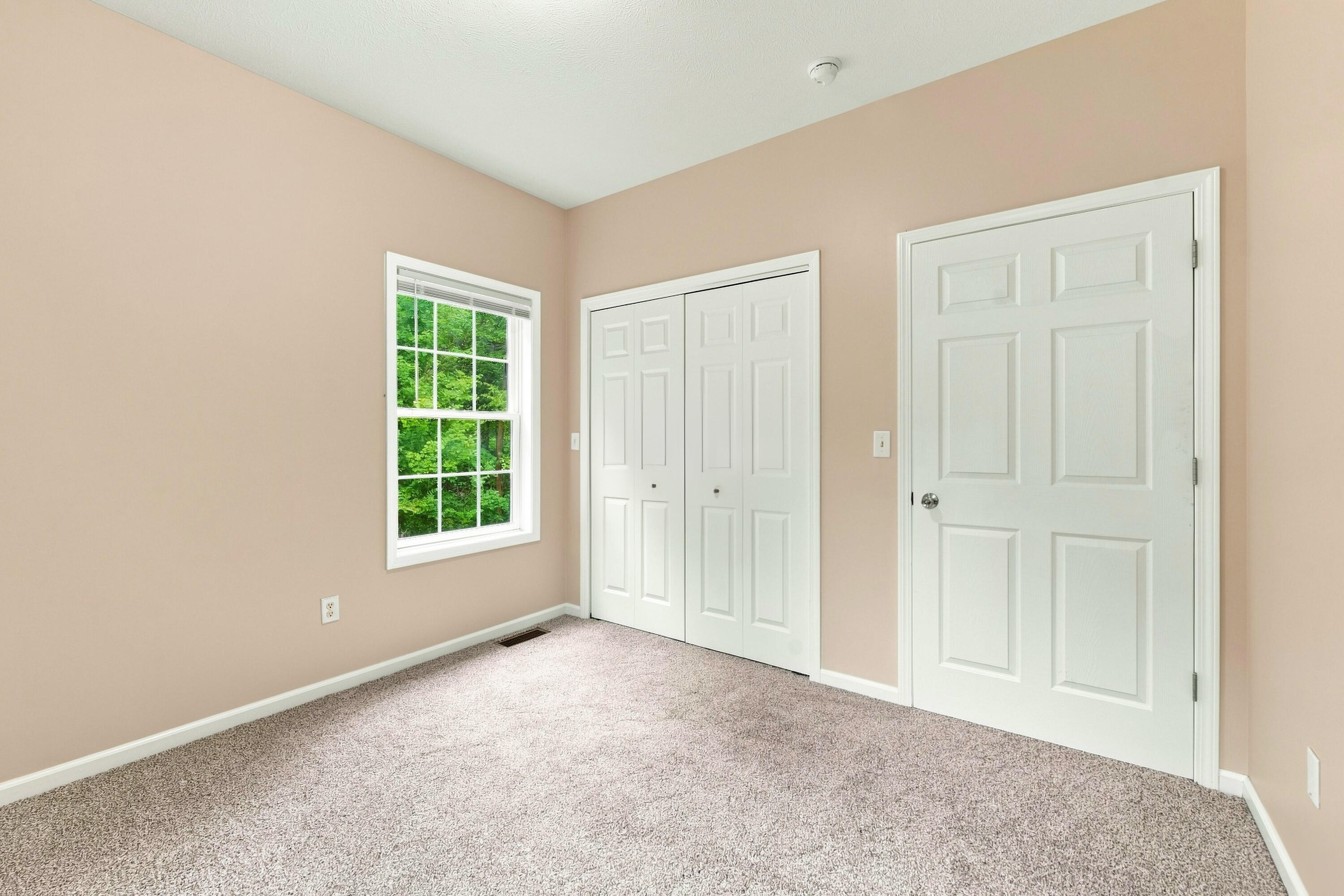 157 Silverbrook Avenue Property Photo 17