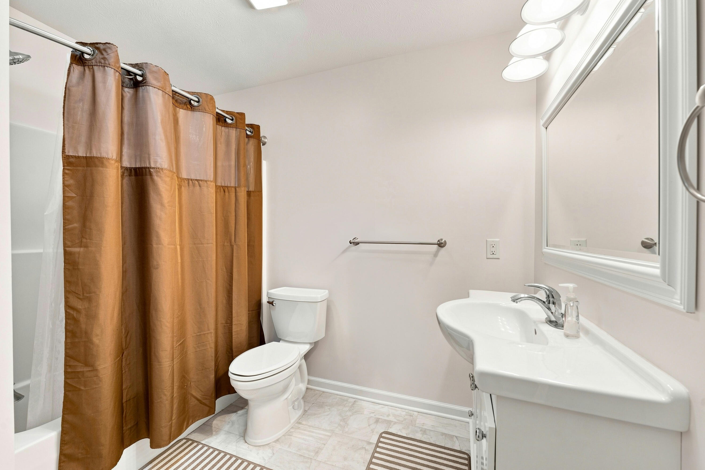 157 Silverbrook Avenue Property Photo 23