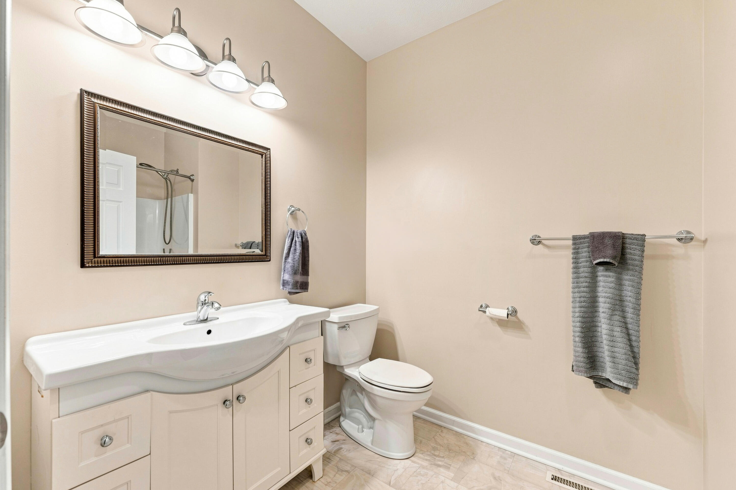 157 Silverbrook Avenue Property Photo 24