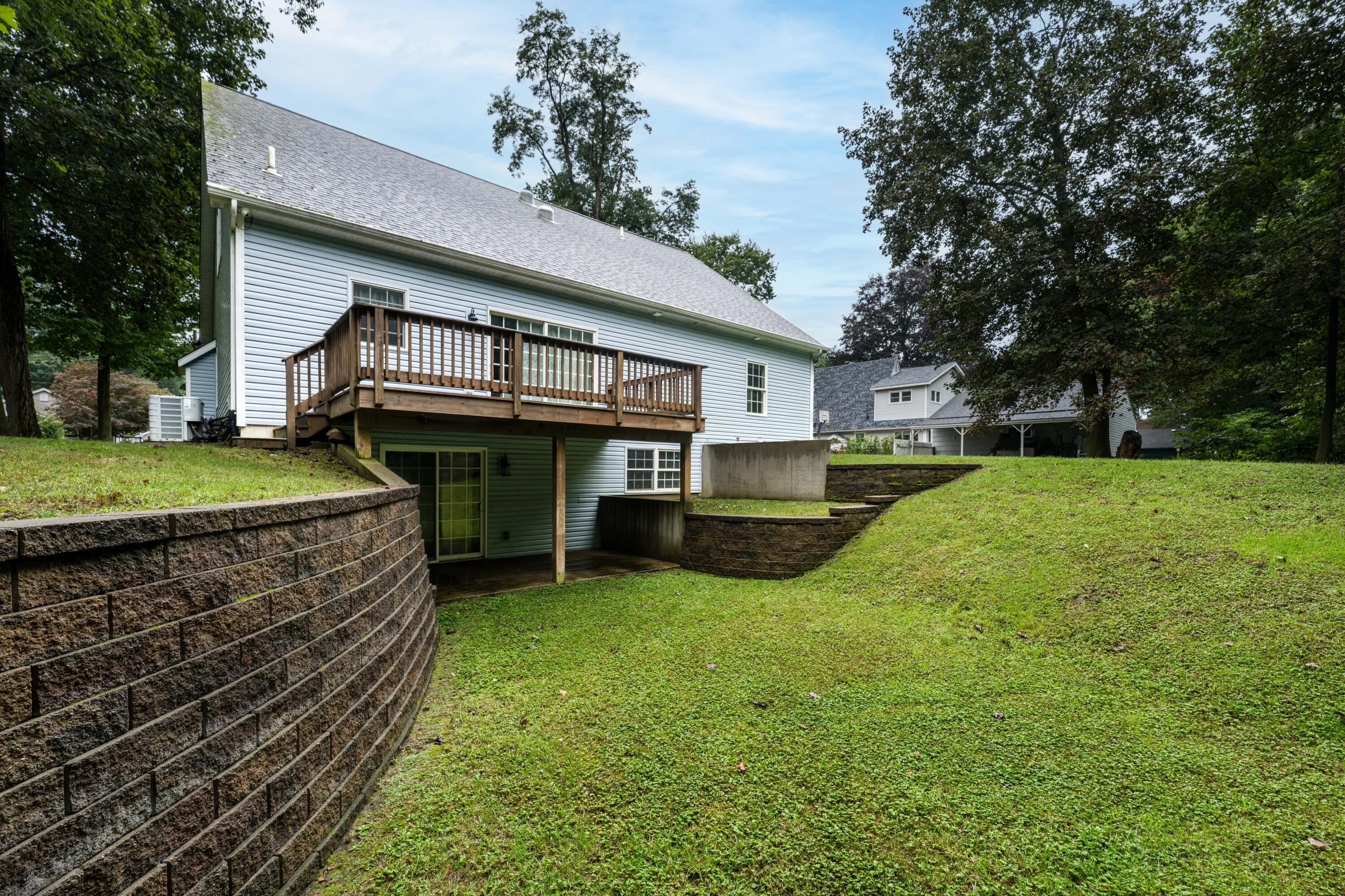 157 Silverbrook Avenue Property Photo 30