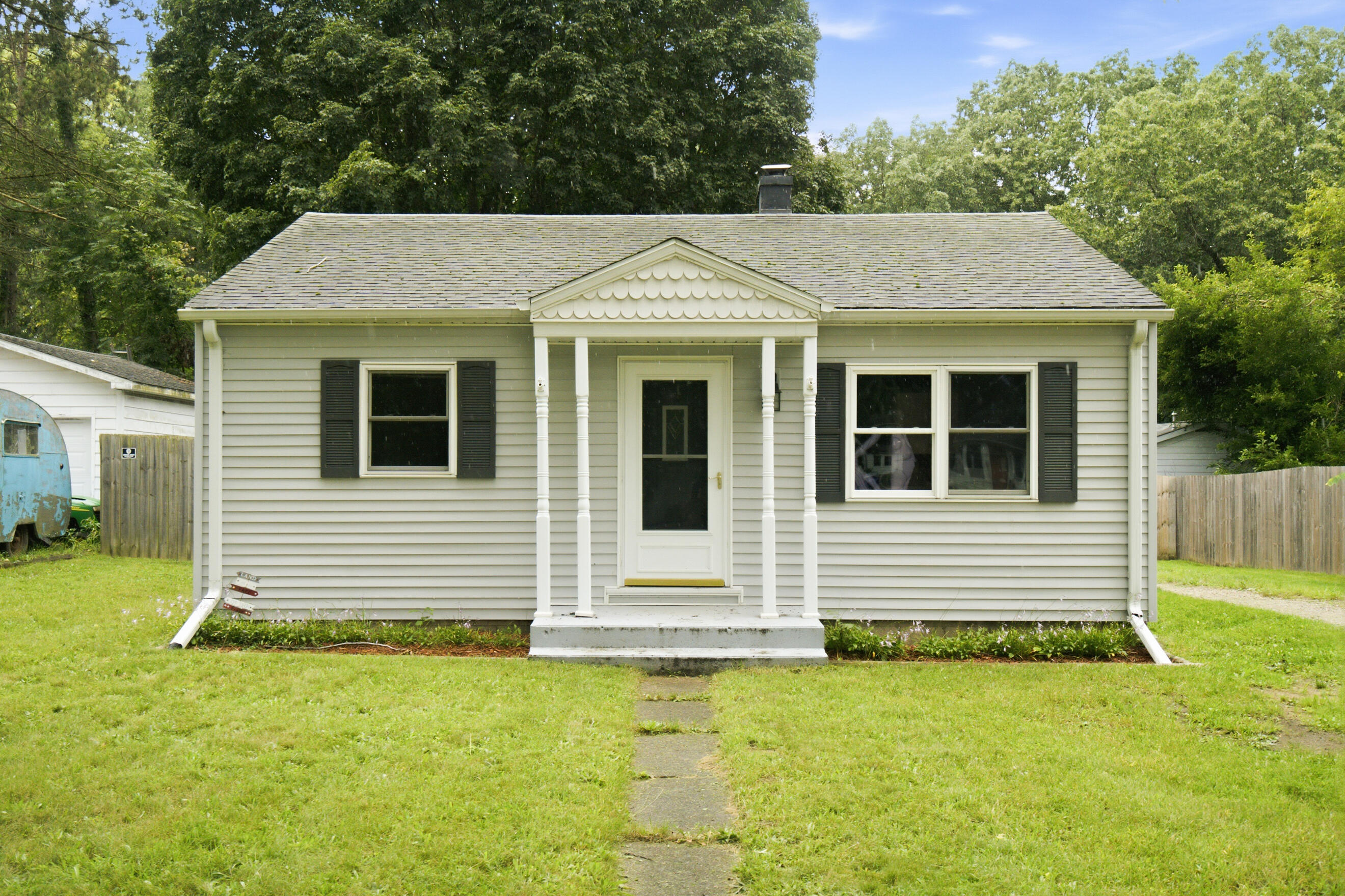 606 Lake Boulevard Property Photo 1