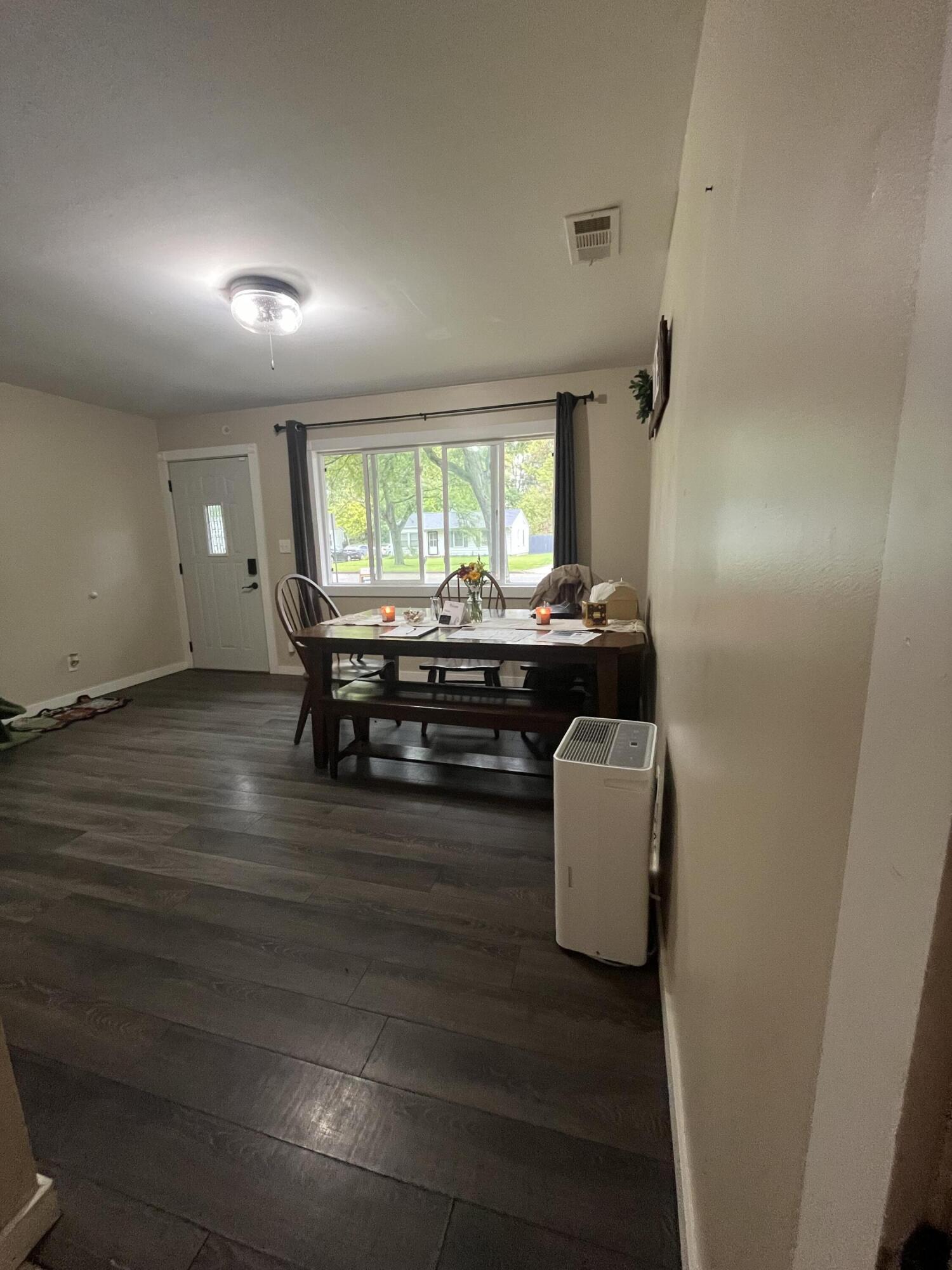 2518 Ashton Avenue Property Photo 2