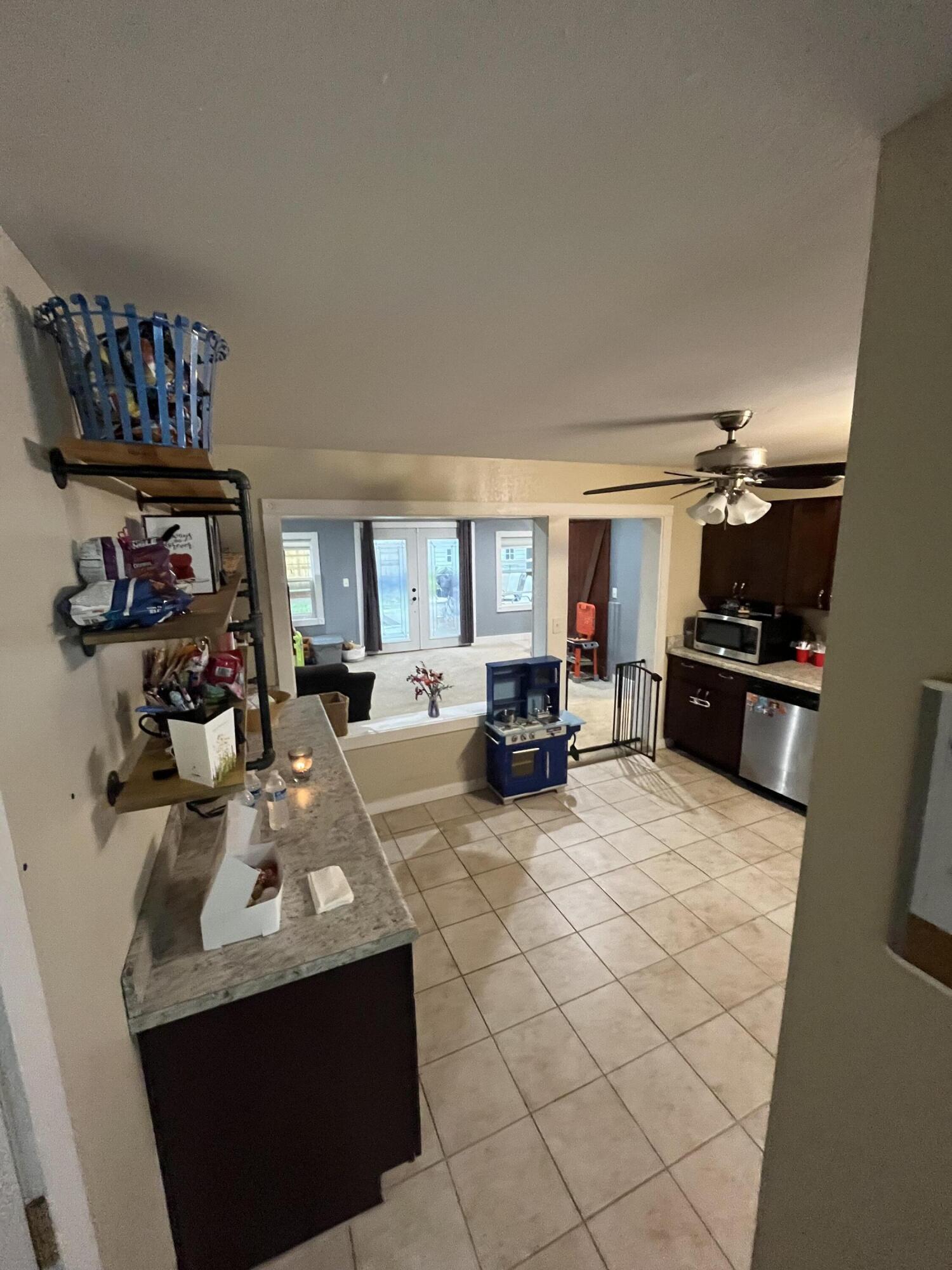 2518 Ashton Avenue Property Photo 6