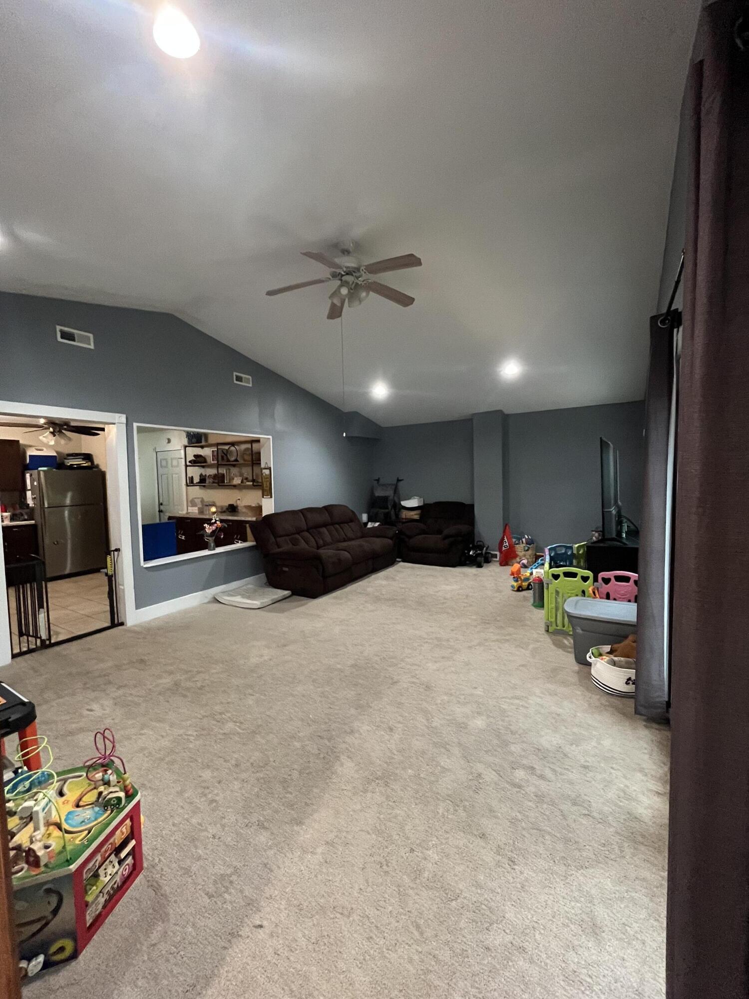 2518 Ashton Avenue Property Photo 11