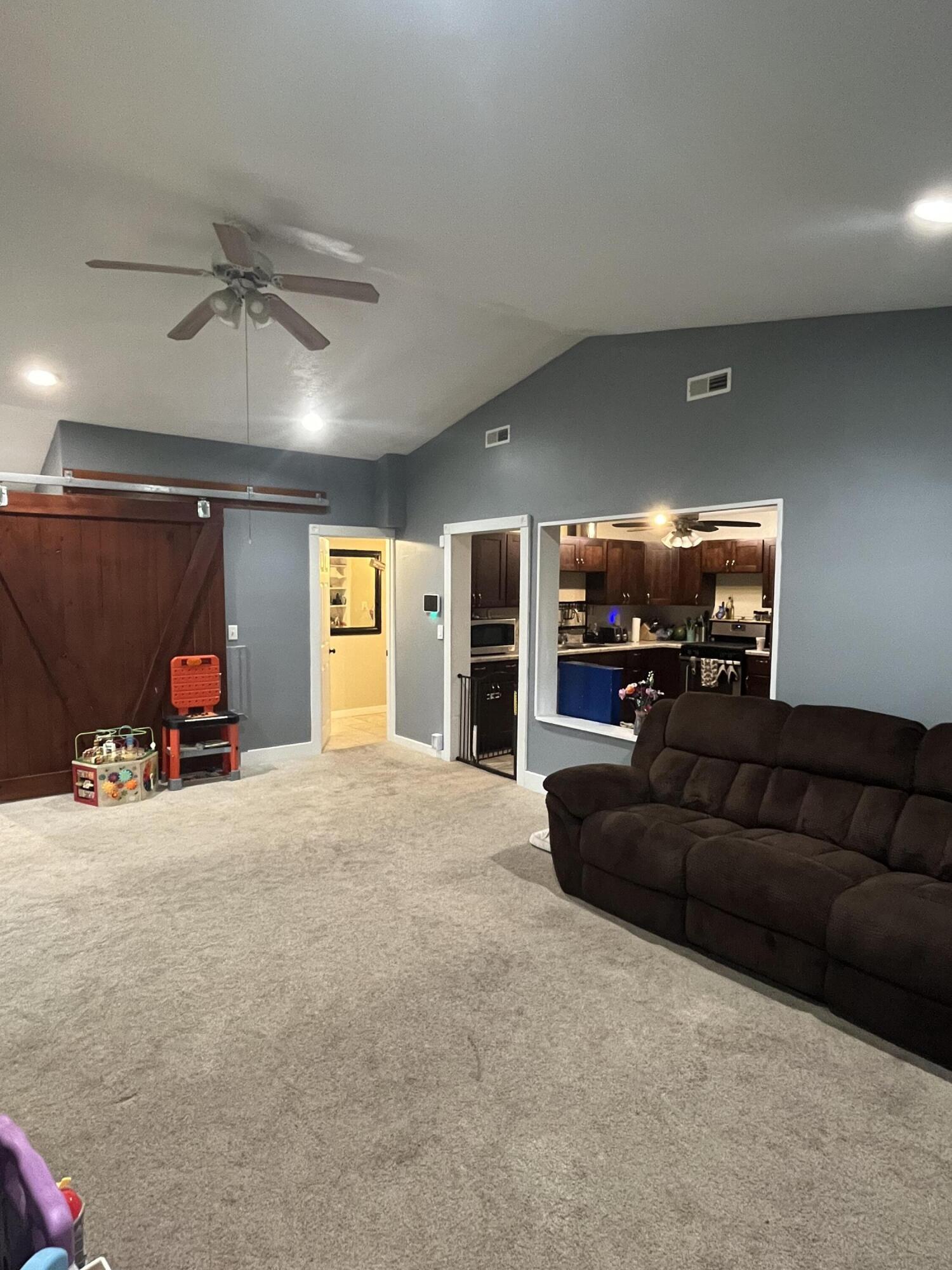 2518 Ashton Avenue Property Photo 12