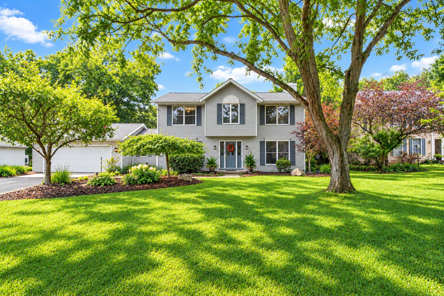 3055 Riverwoods Drive Ne Property Photo 1