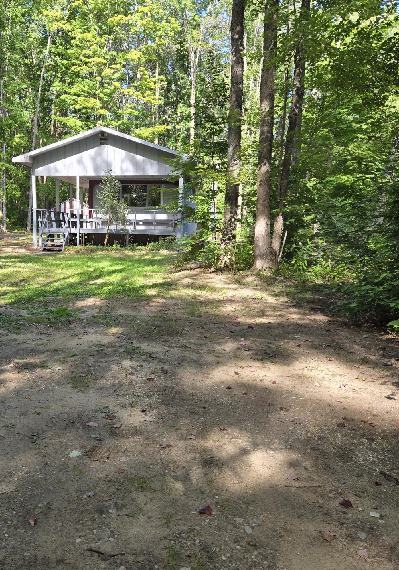 8977 Montrose Drive Property Photo 2