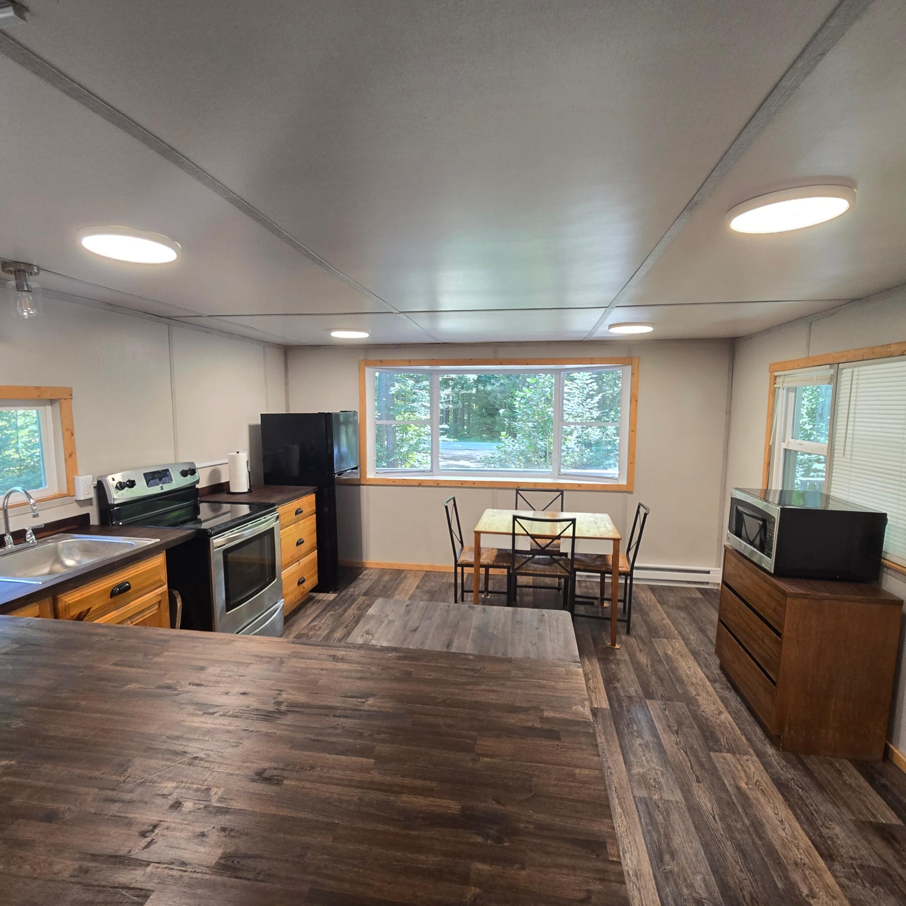 8977 Montrose Drive Property Photo 10