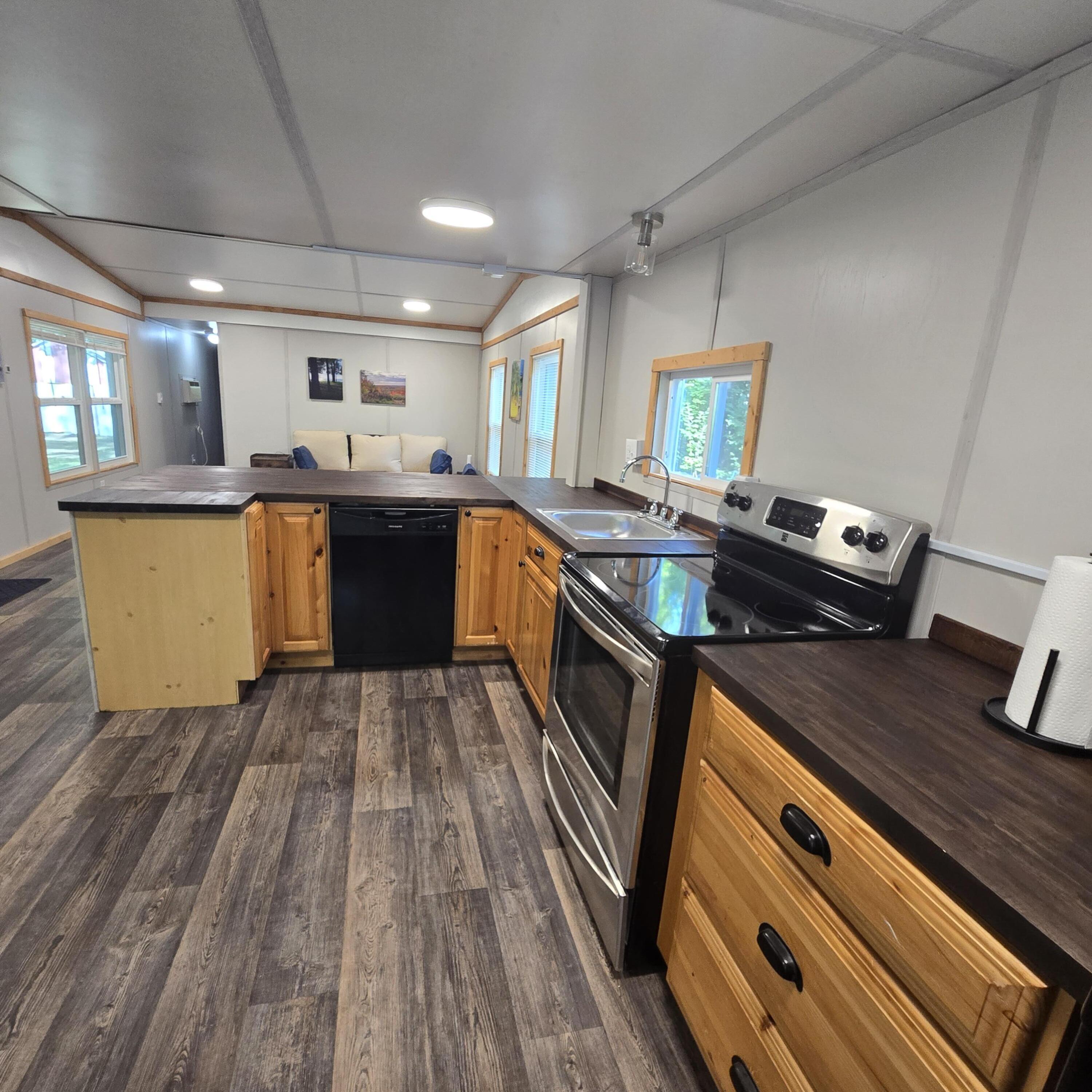 8977 Montrose Drive Property Photo 12