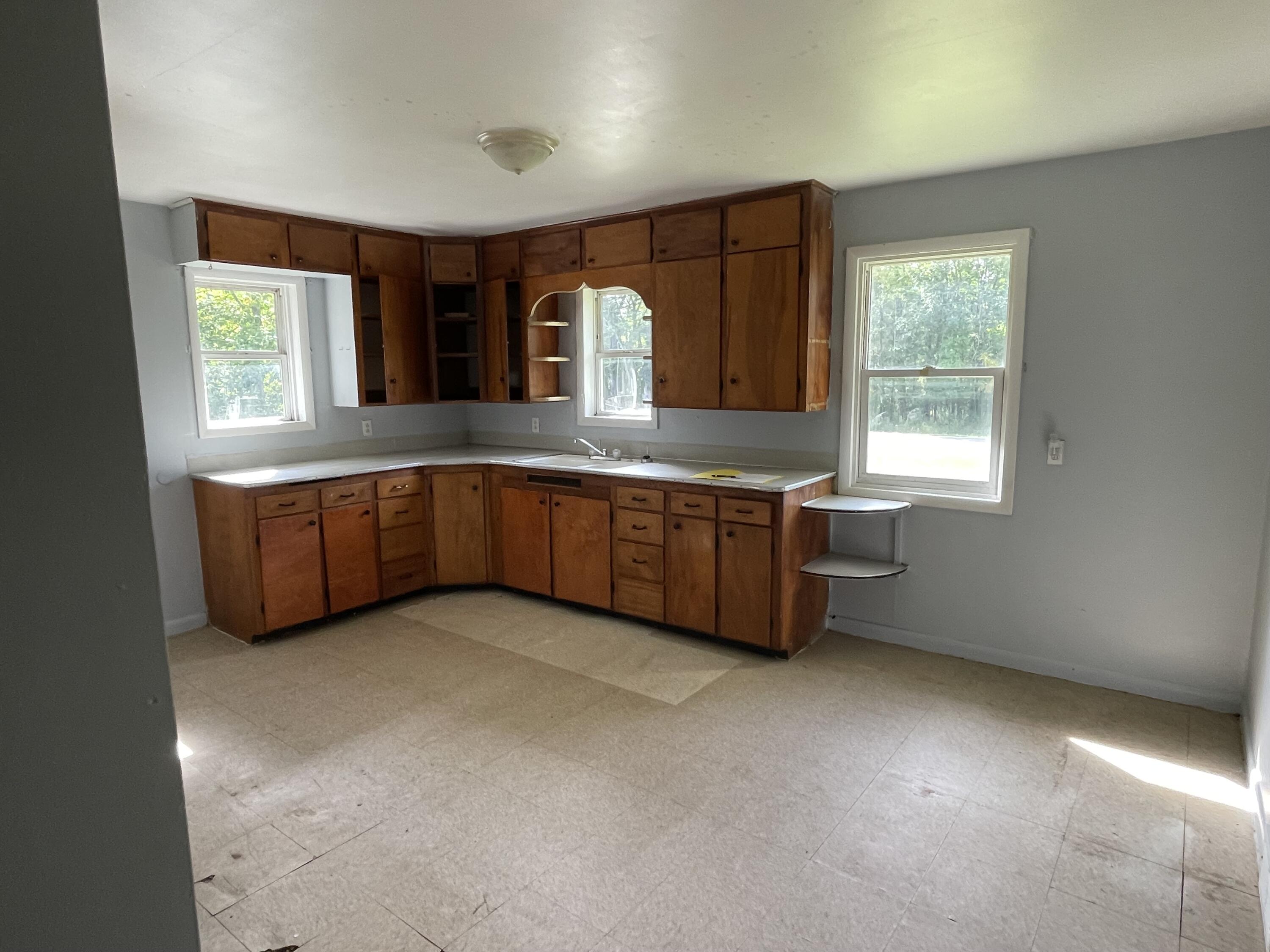 66 W Woodrow Road Property Photo 3