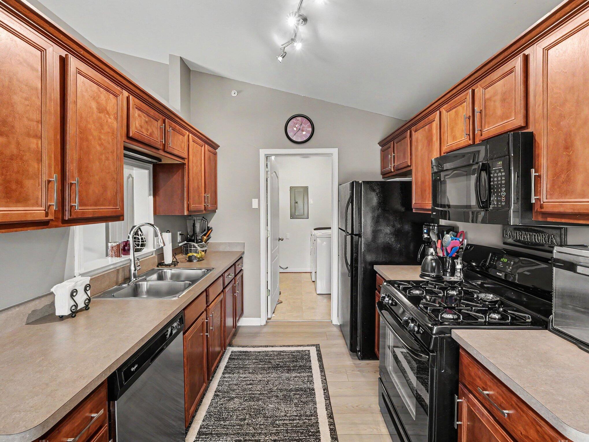 404 Riversedge Drive Property Photo 10