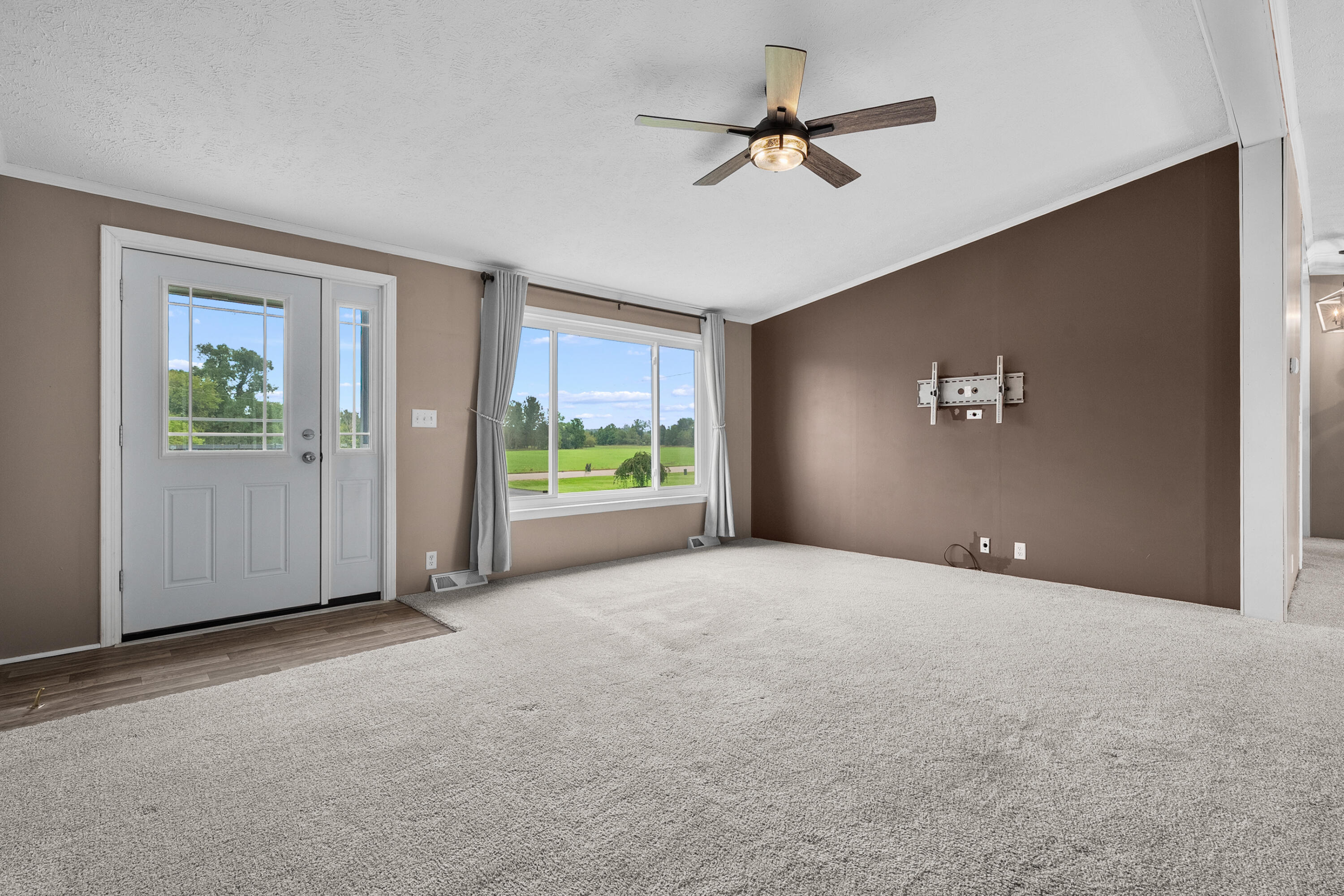 636 120th Avenue Property Photo 5