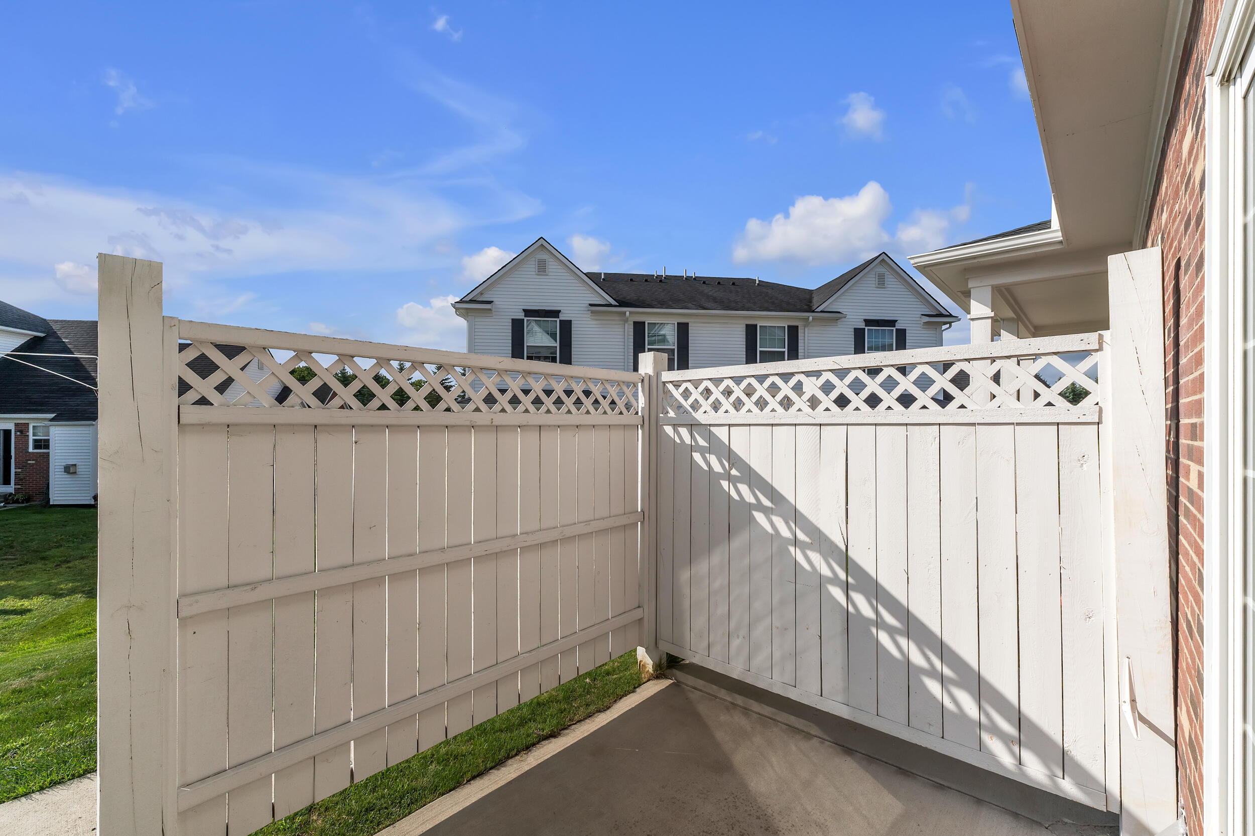 2703 Riversedge Drive 106 Property Photo 6