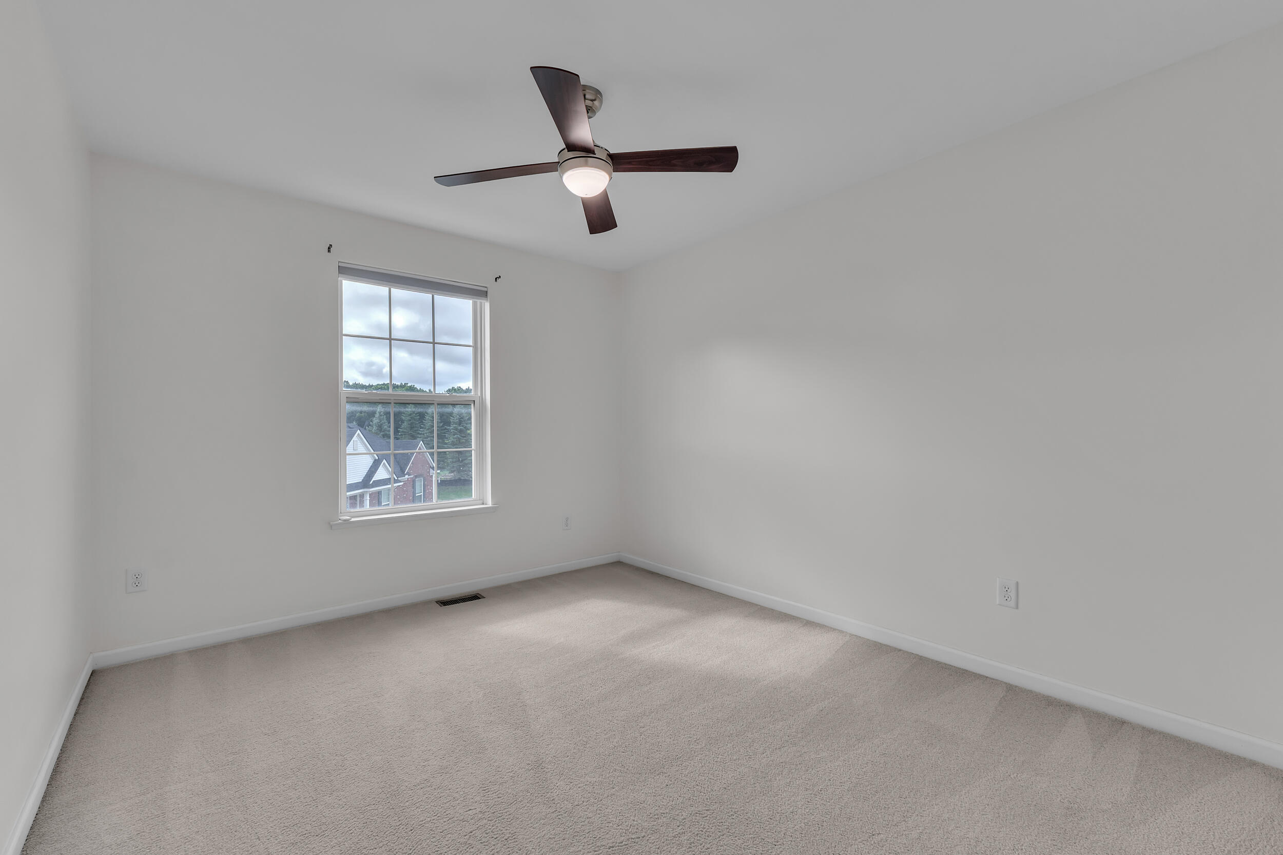 2703 Riversedge Drive 106 Property Photo 32