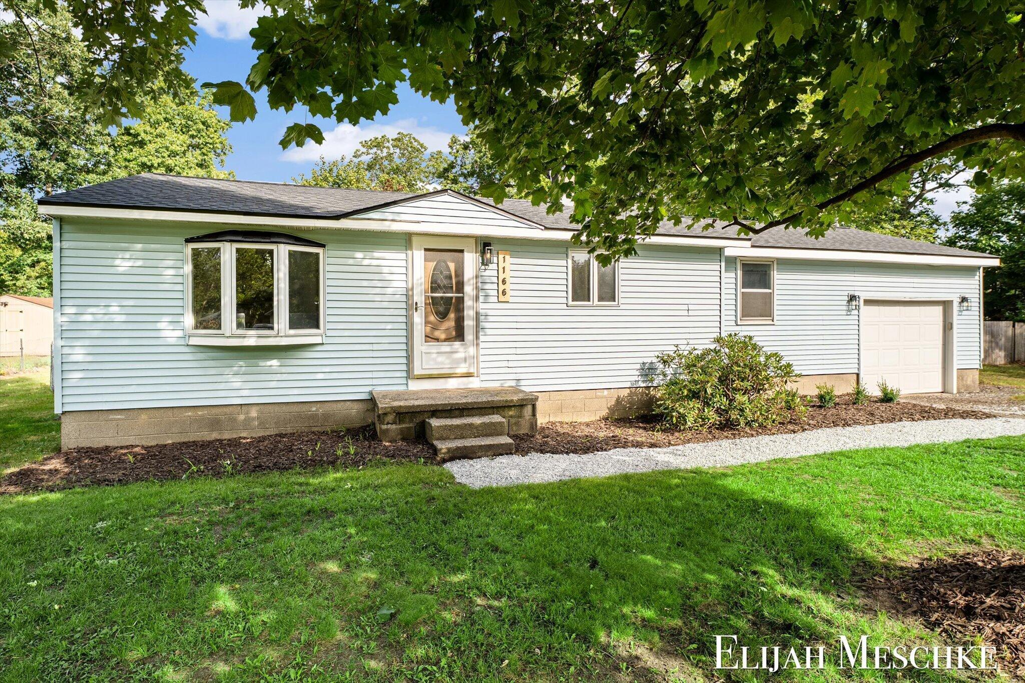 1166 Oaklea Street Property Photo 1