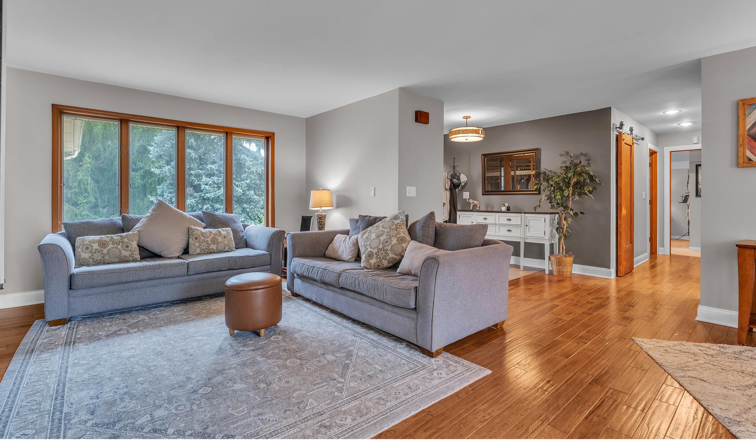 9083 Warner Road Property Photo 6