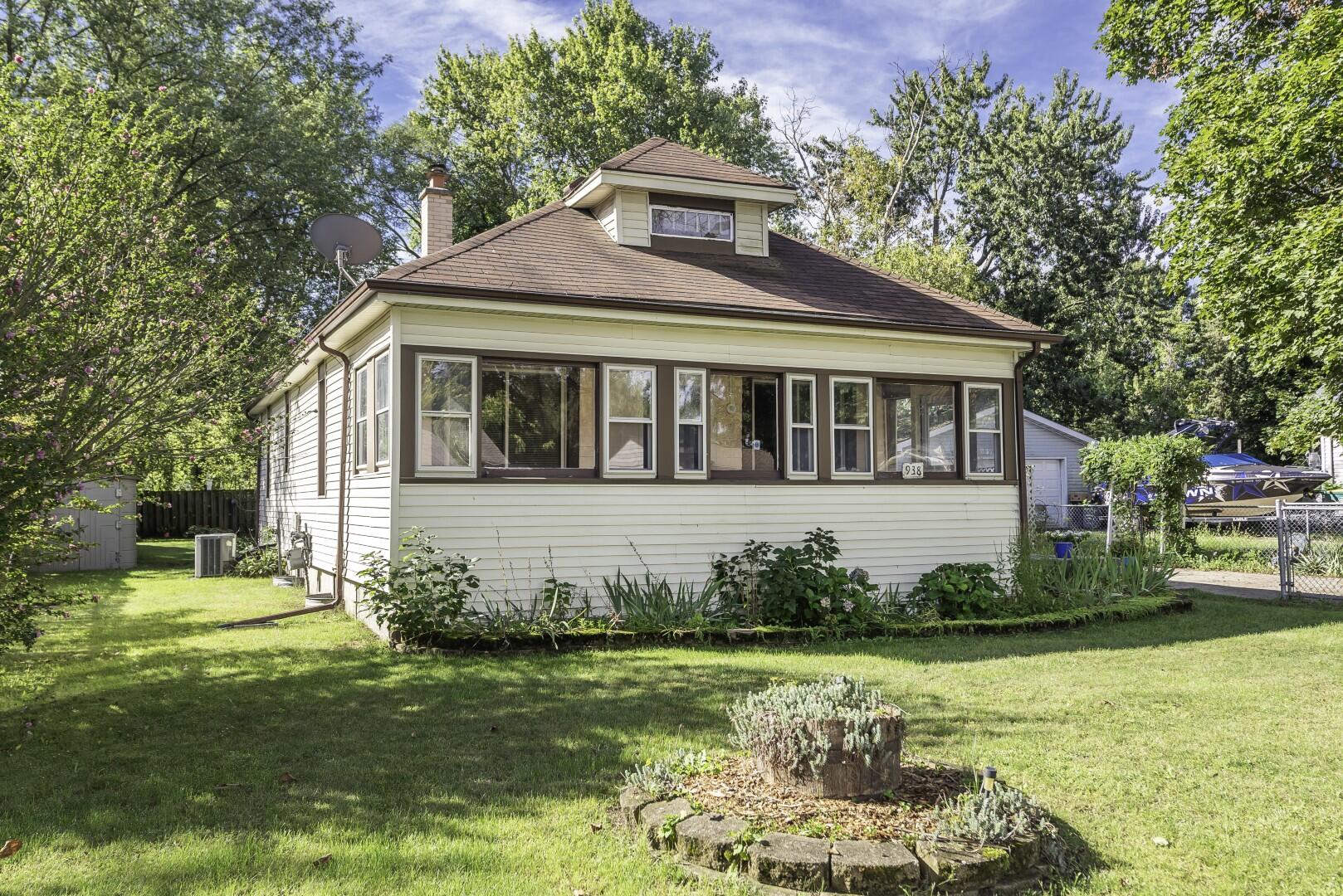 938 Parkwood Avenue Property Photo 1