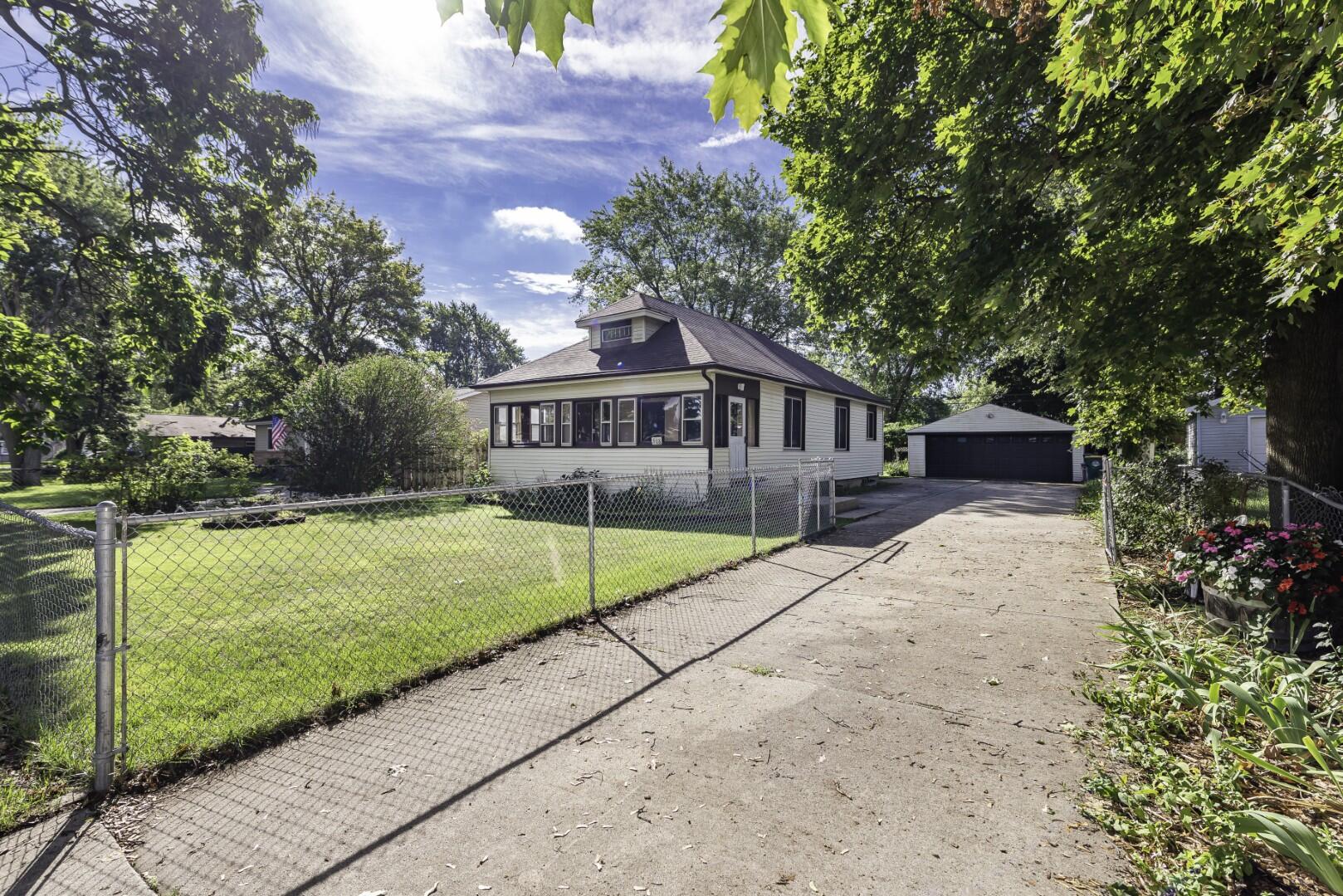 938 Parkwood Avenue Property Photo 4