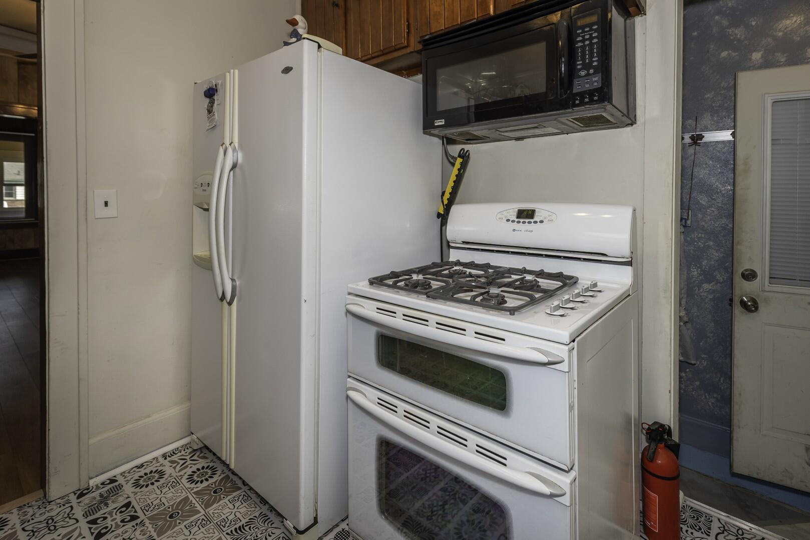 938 Parkwood Avenue Property Photo 16