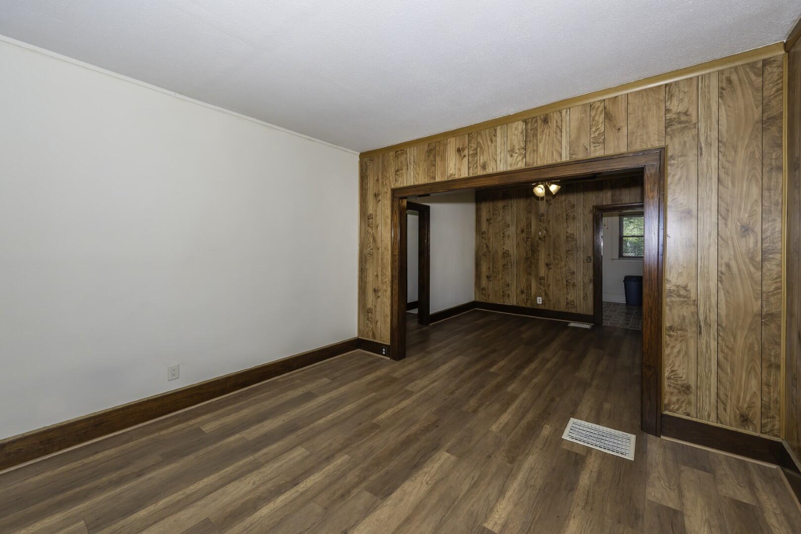 938 Parkwood Avenue Property Photo 21
