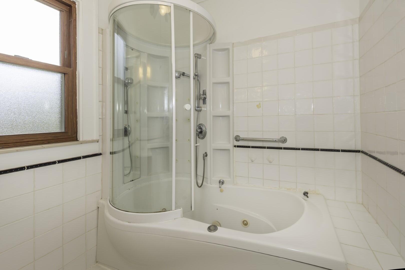 938 Parkwood Avenue Property Photo 29