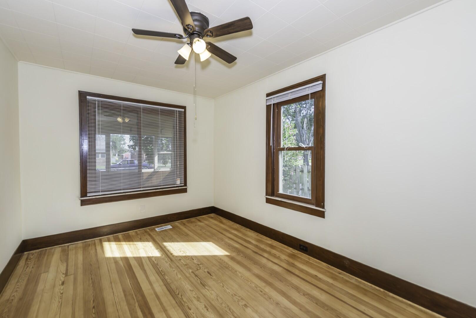 938 Parkwood Avenue Property Photo 33