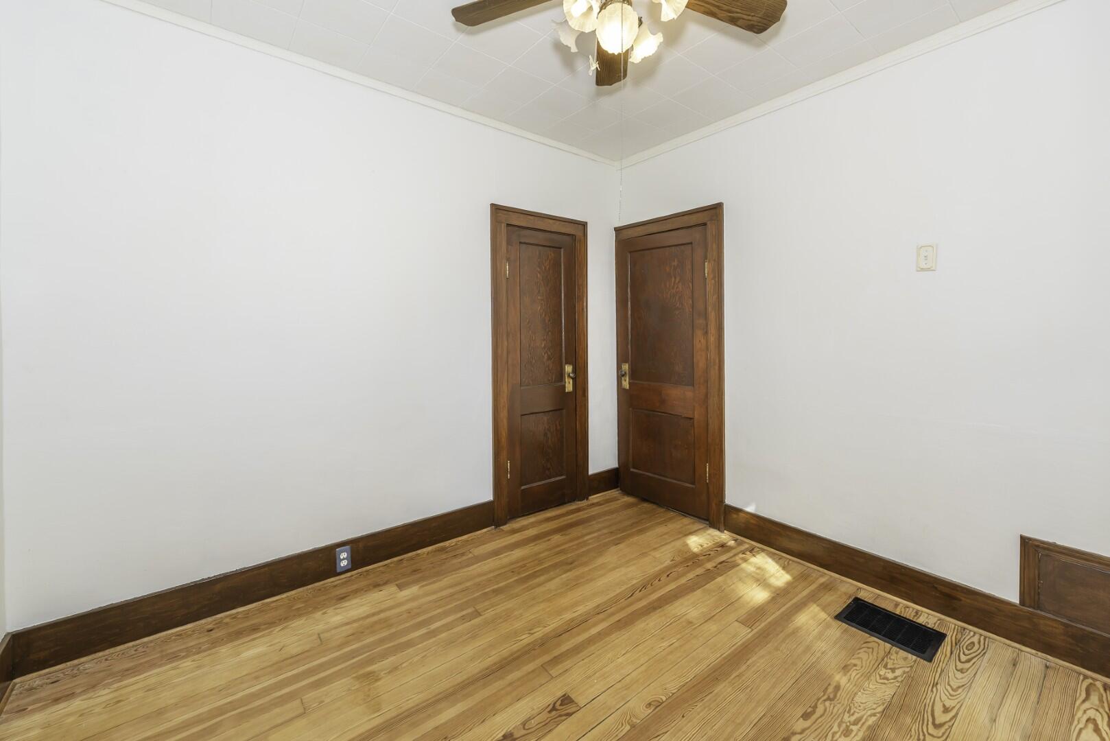 938 Parkwood Avenue Property Photo 36