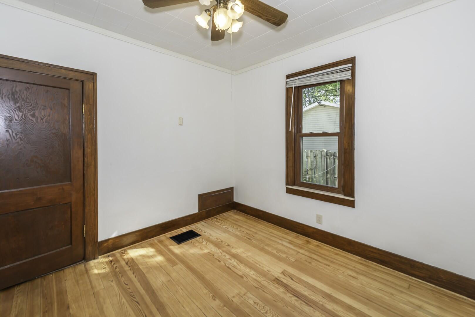 938 Parkwood Avenue Property Photo 37
