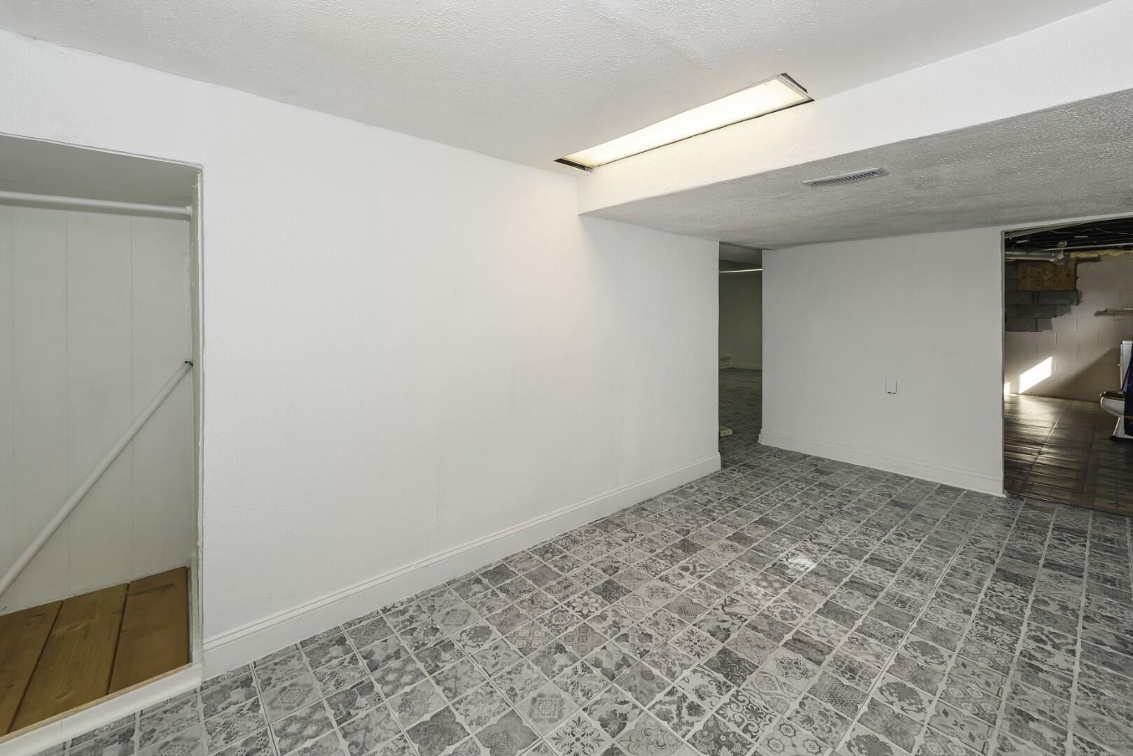 938 Parkwood Avenue Property Photo 41