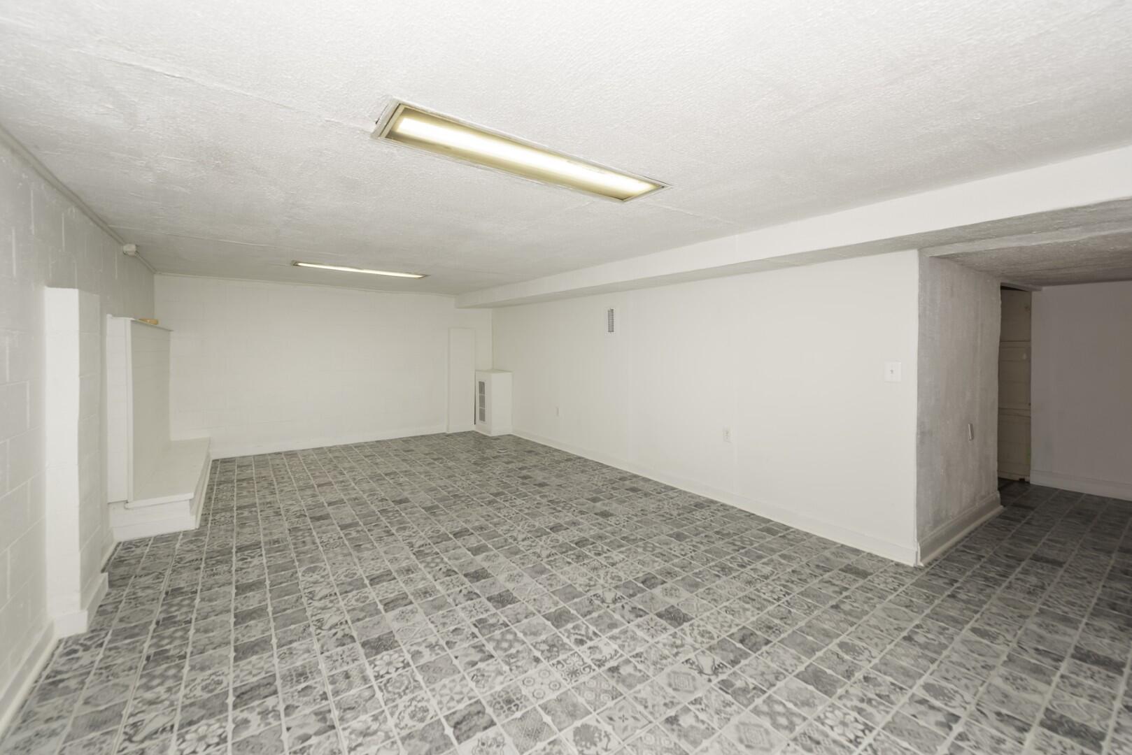 938 Parkwood Avenue Property Photo 43