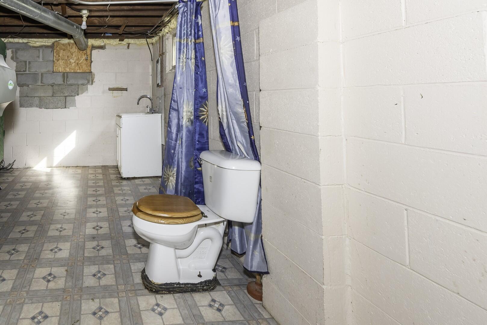 938 Parkwood Avenue Property Photo 48