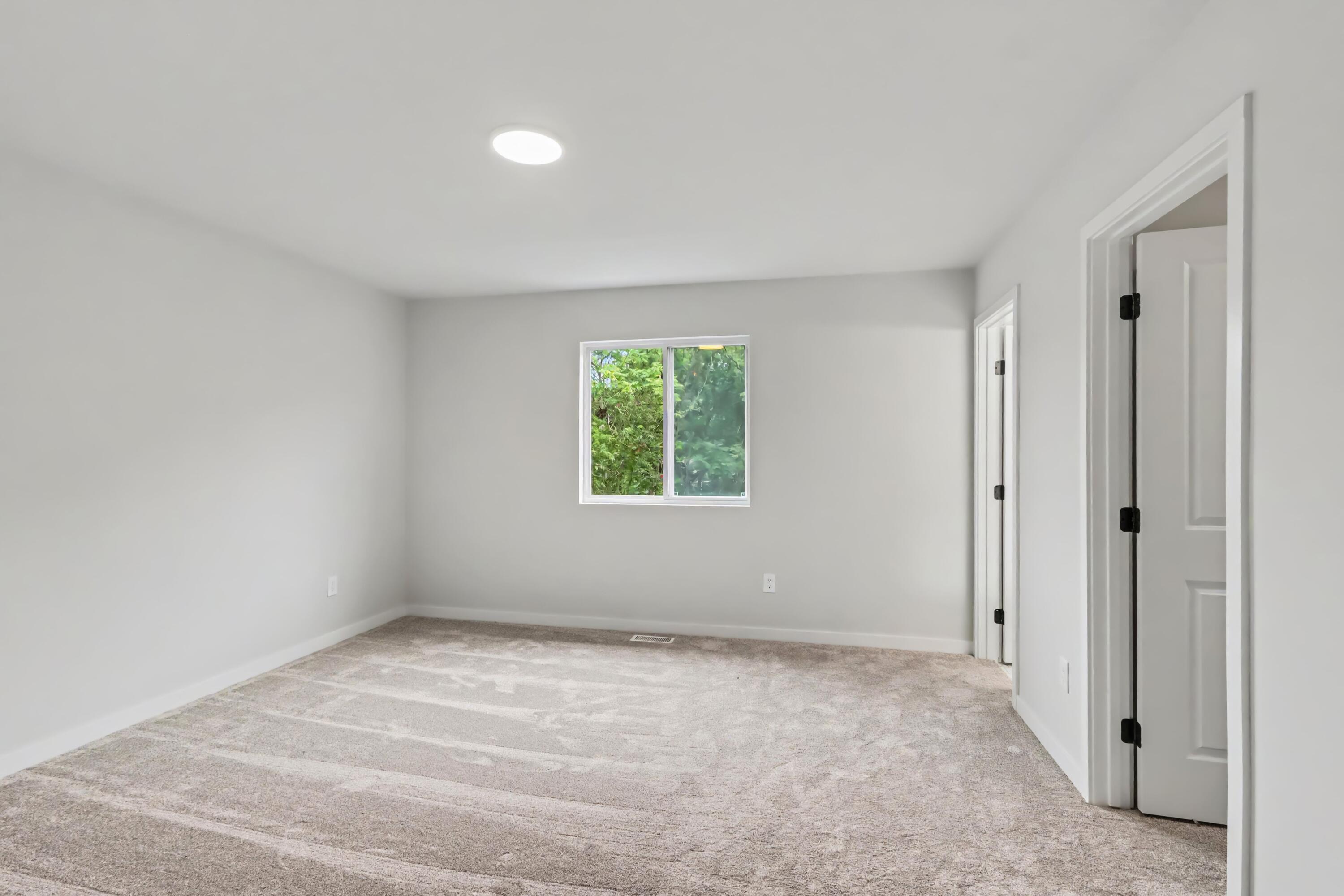 344 N Sherman Street Property Photo 8