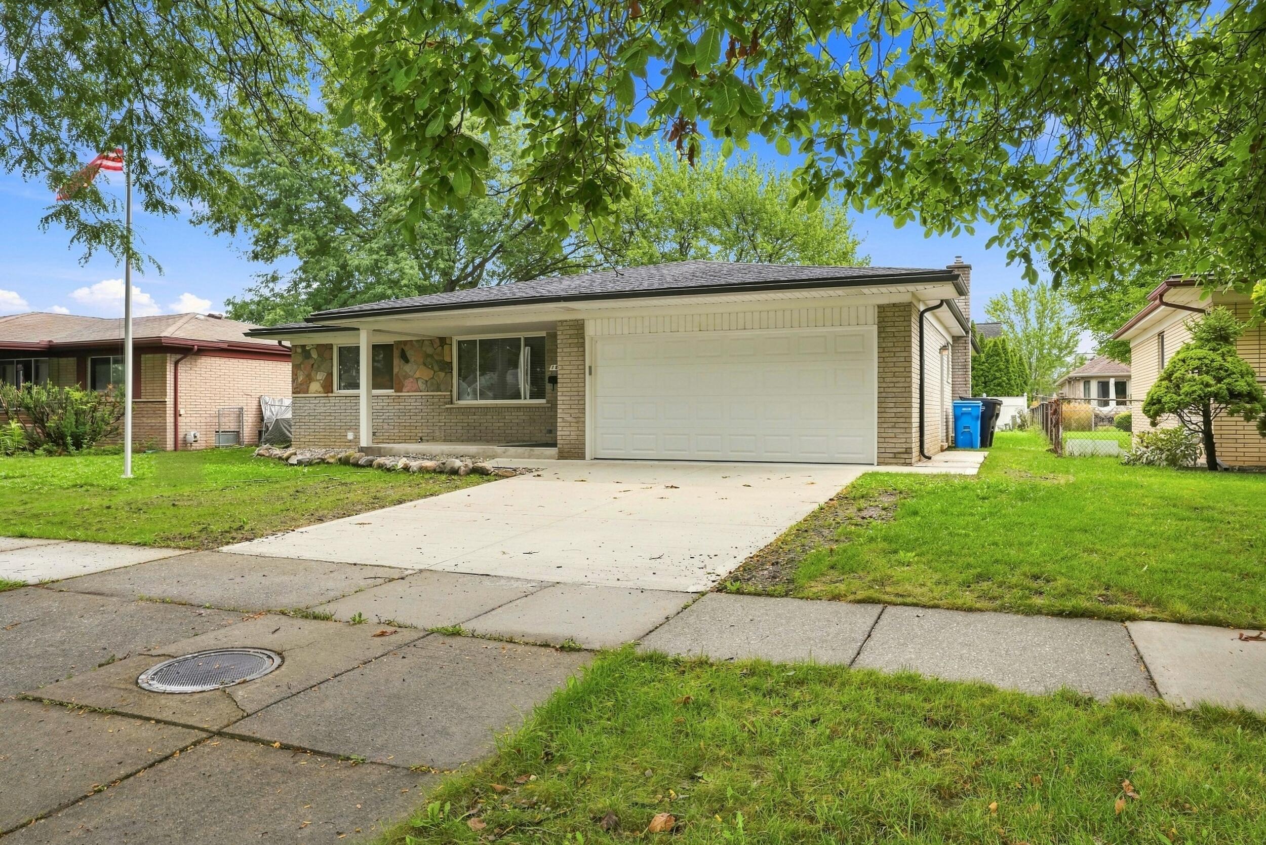 1810 Briarwood Drive Property Photo 1