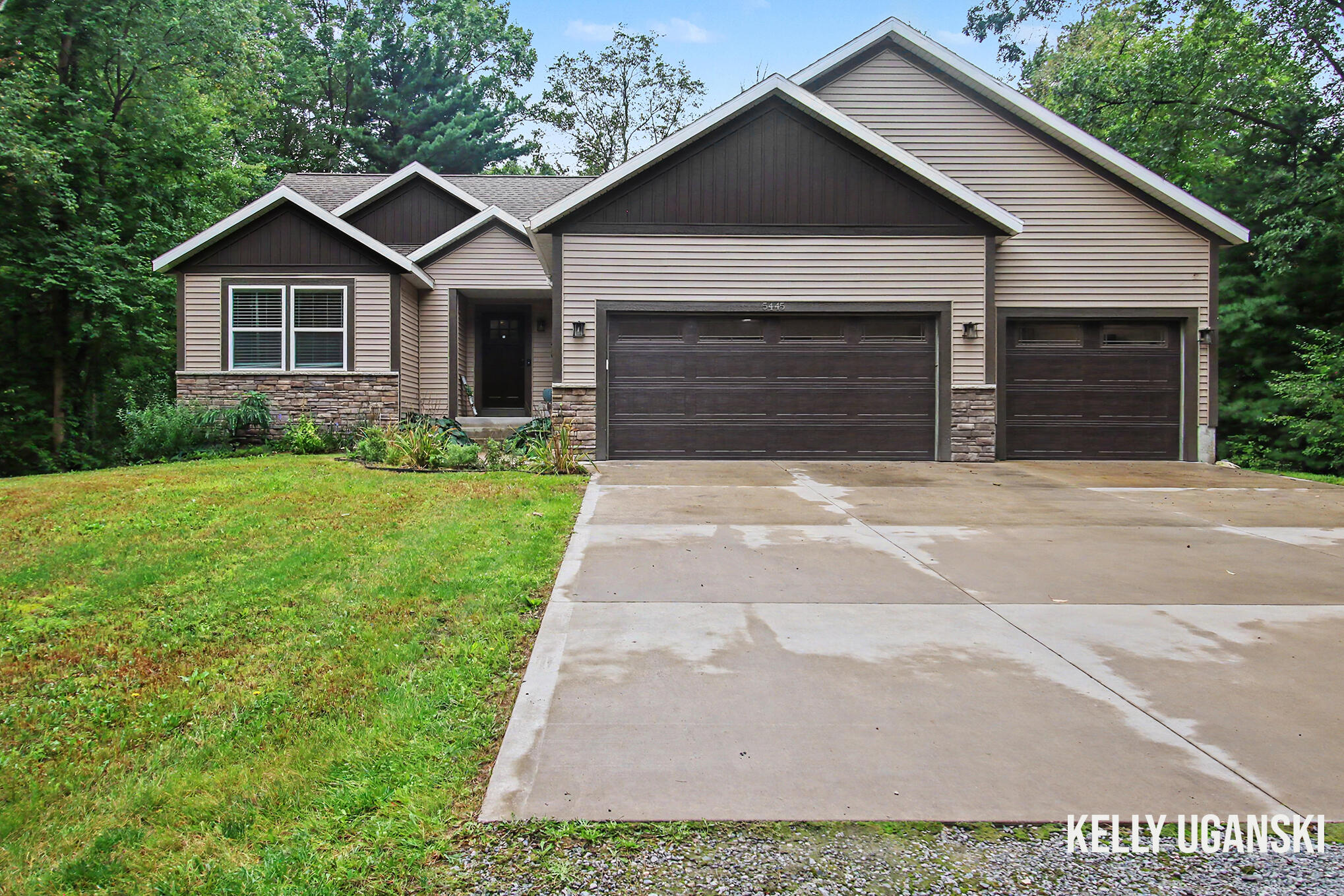 5445 Stringer Road Property Photo 1