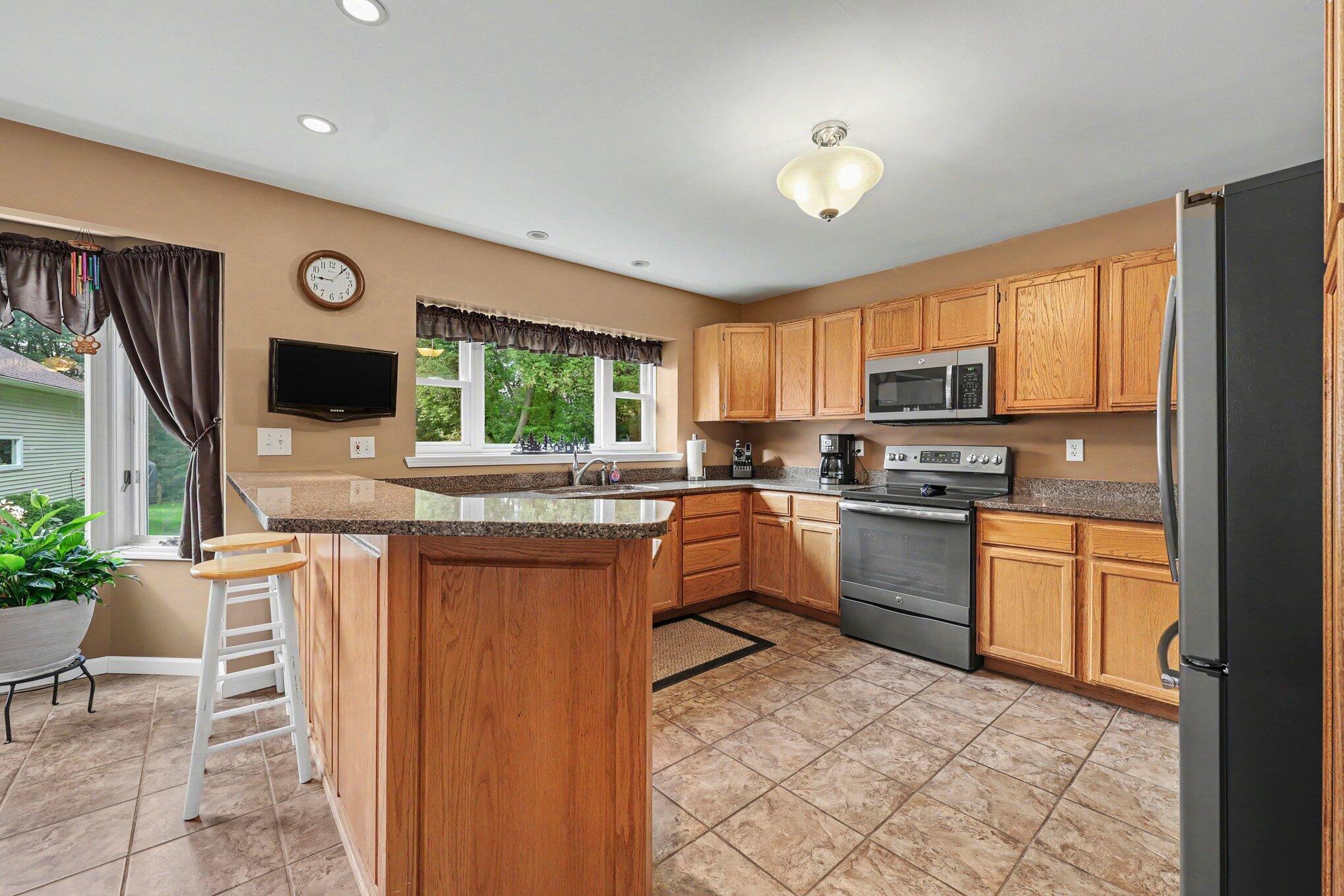 12103 N Territorial Road Property Photo 10