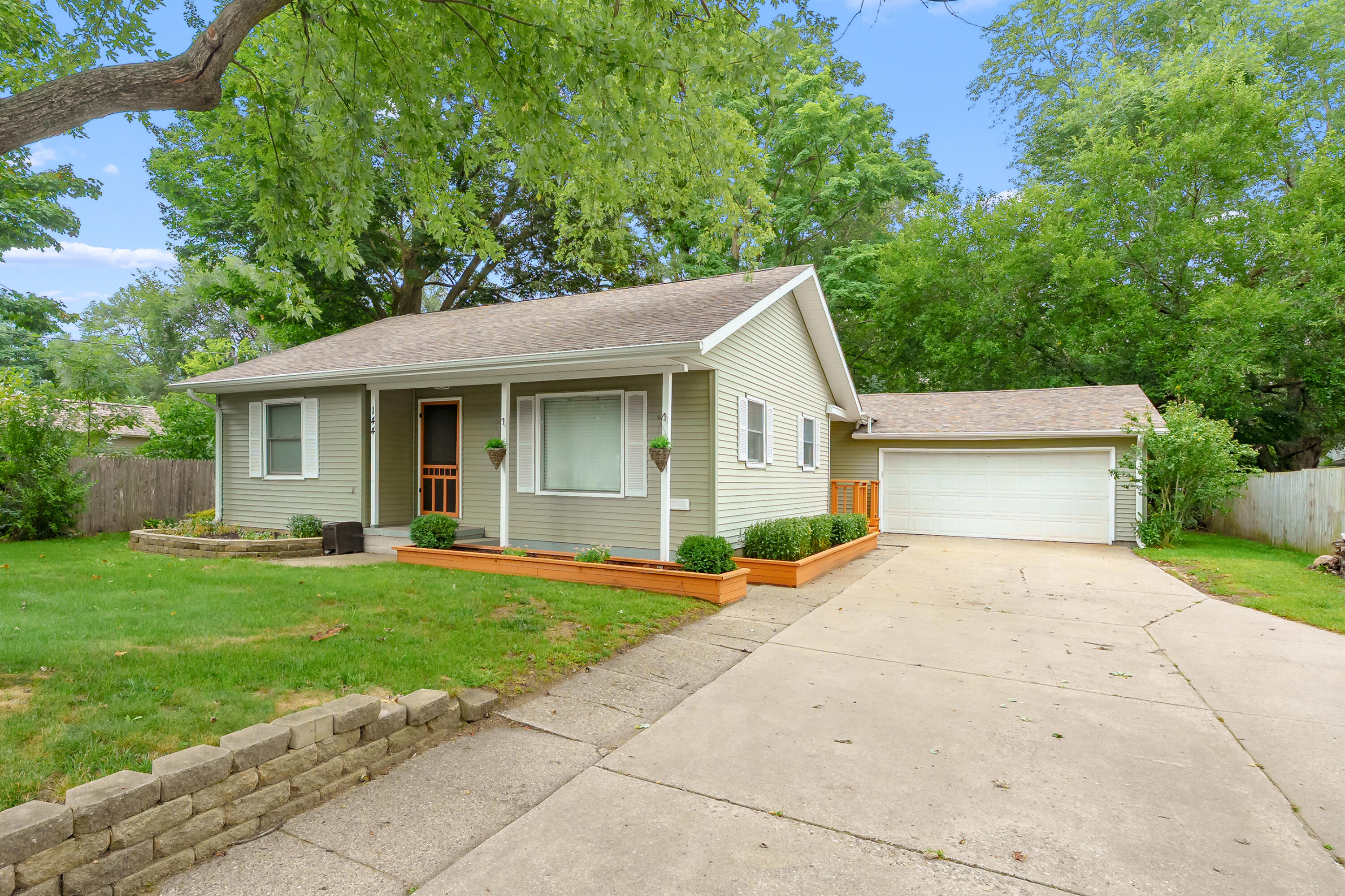144 Floral Avenue Property Photo 1