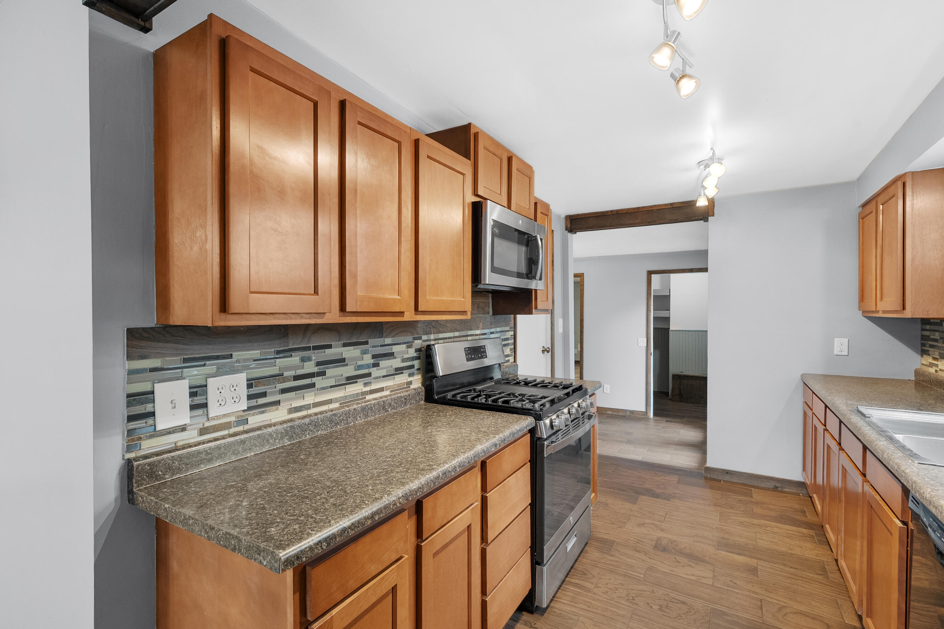 144 Floral Avenue Property Photo 6