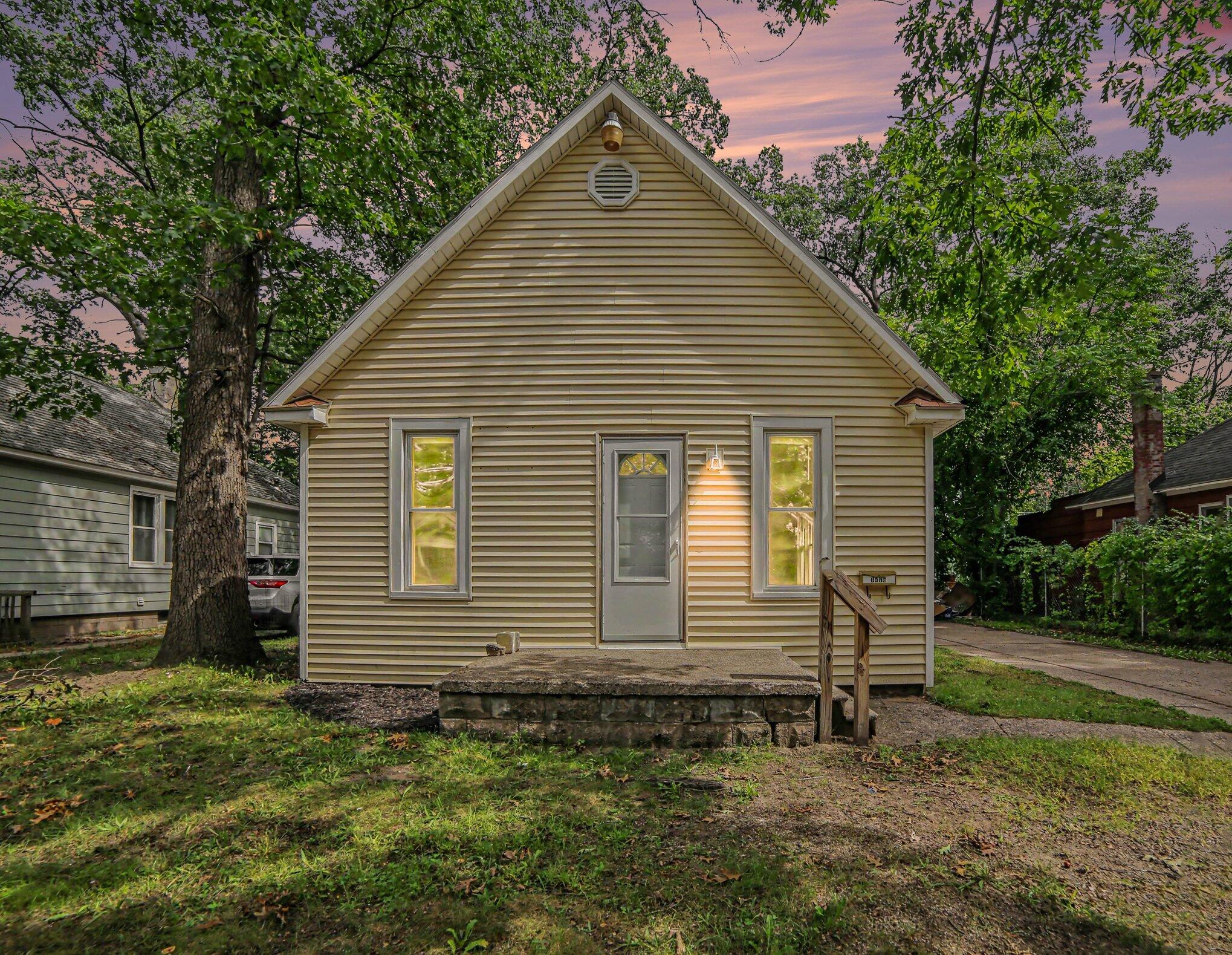 1876 Leahy Street Property Photo 2