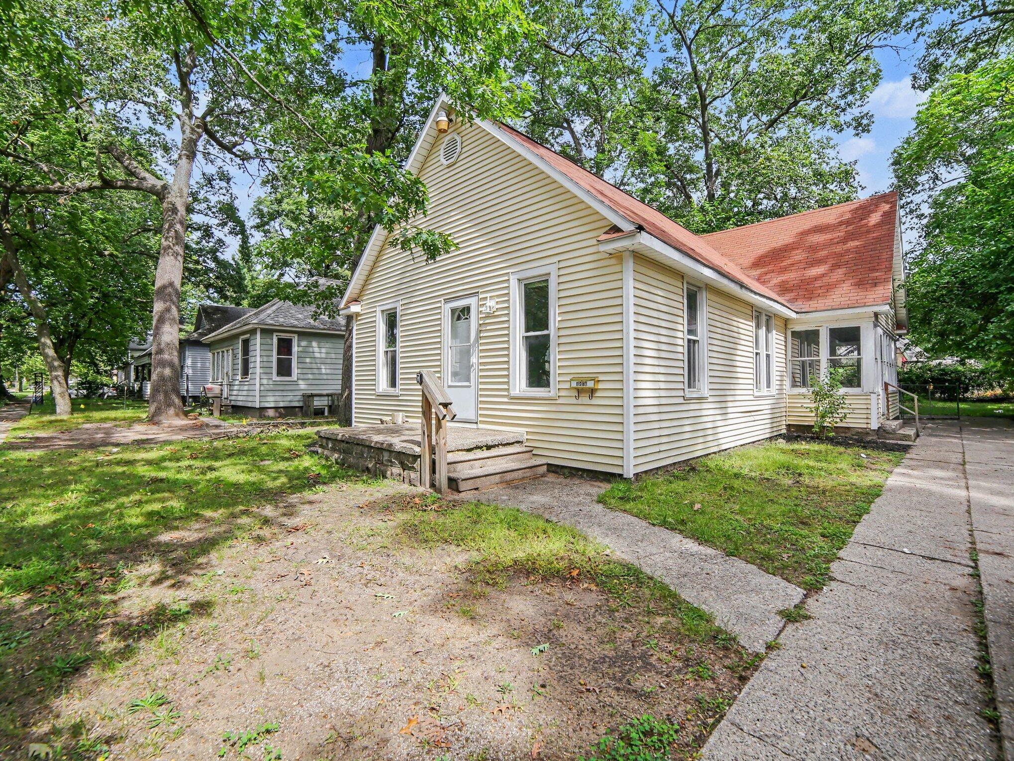1876 Leahy Street Property Photo 4